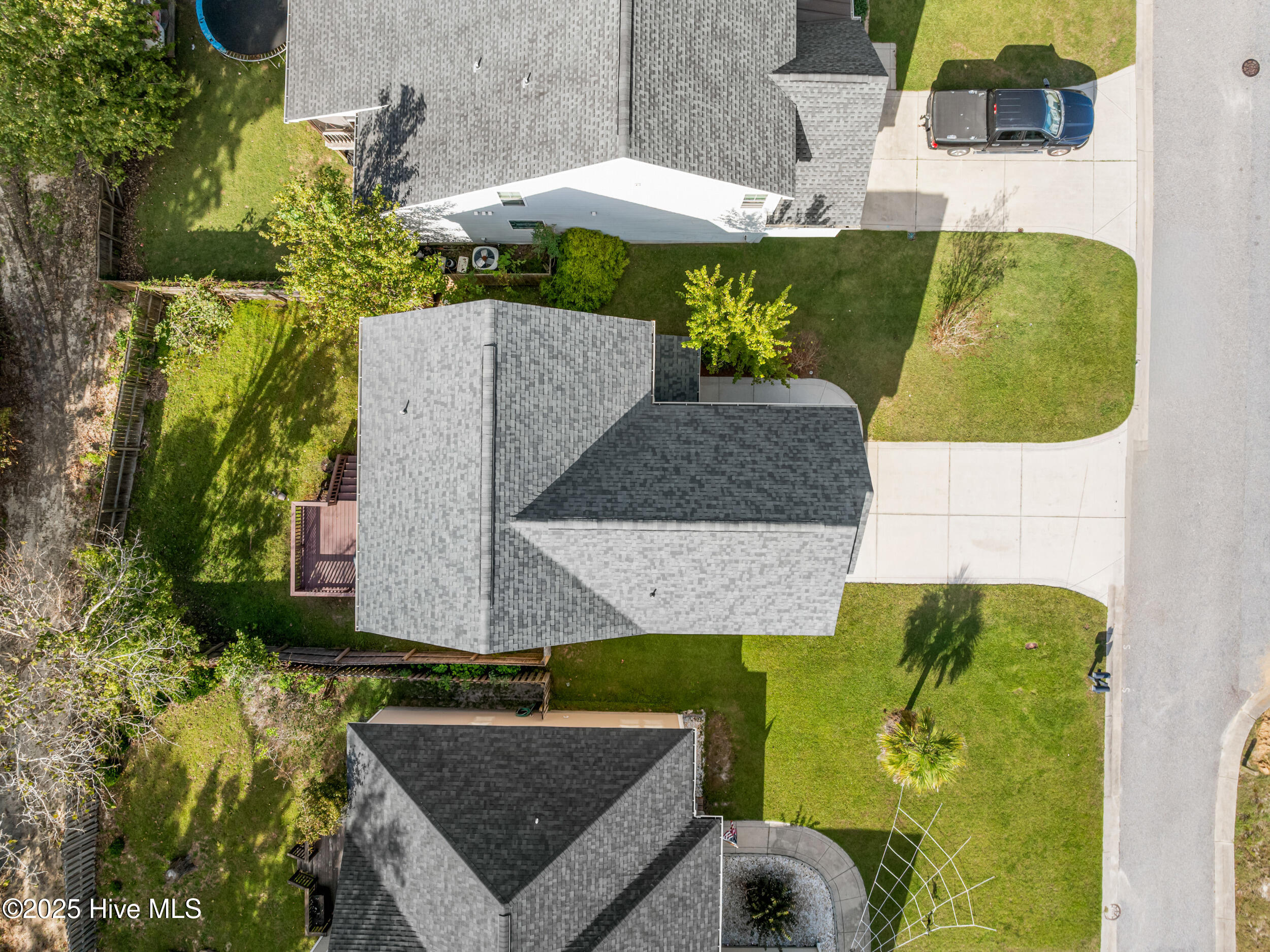 100533825 | Photo 55