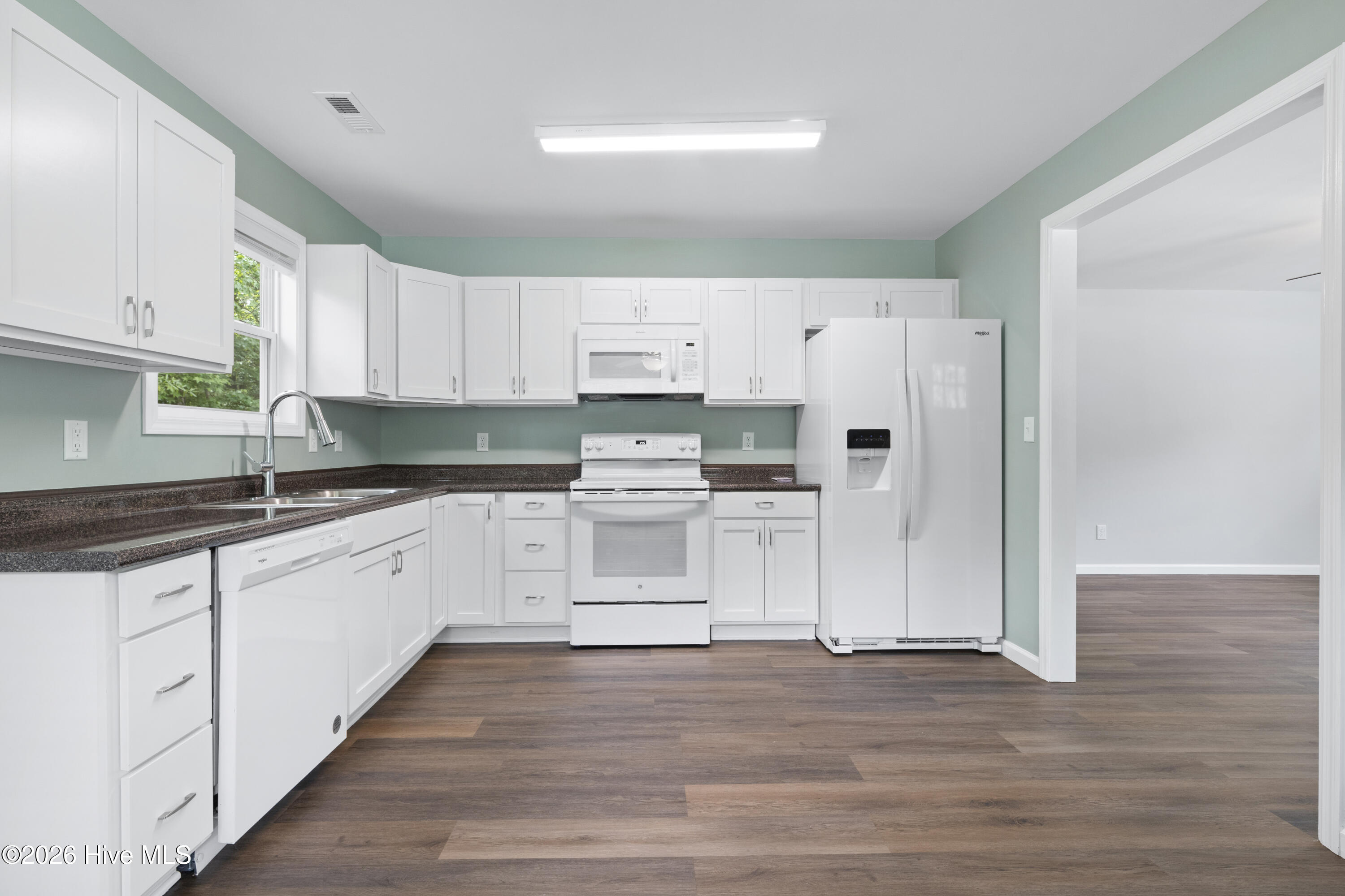 100570462 | Photo 10