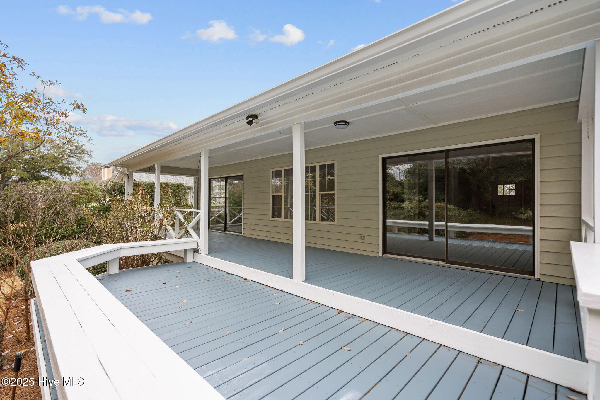 100547152 | Photo 33