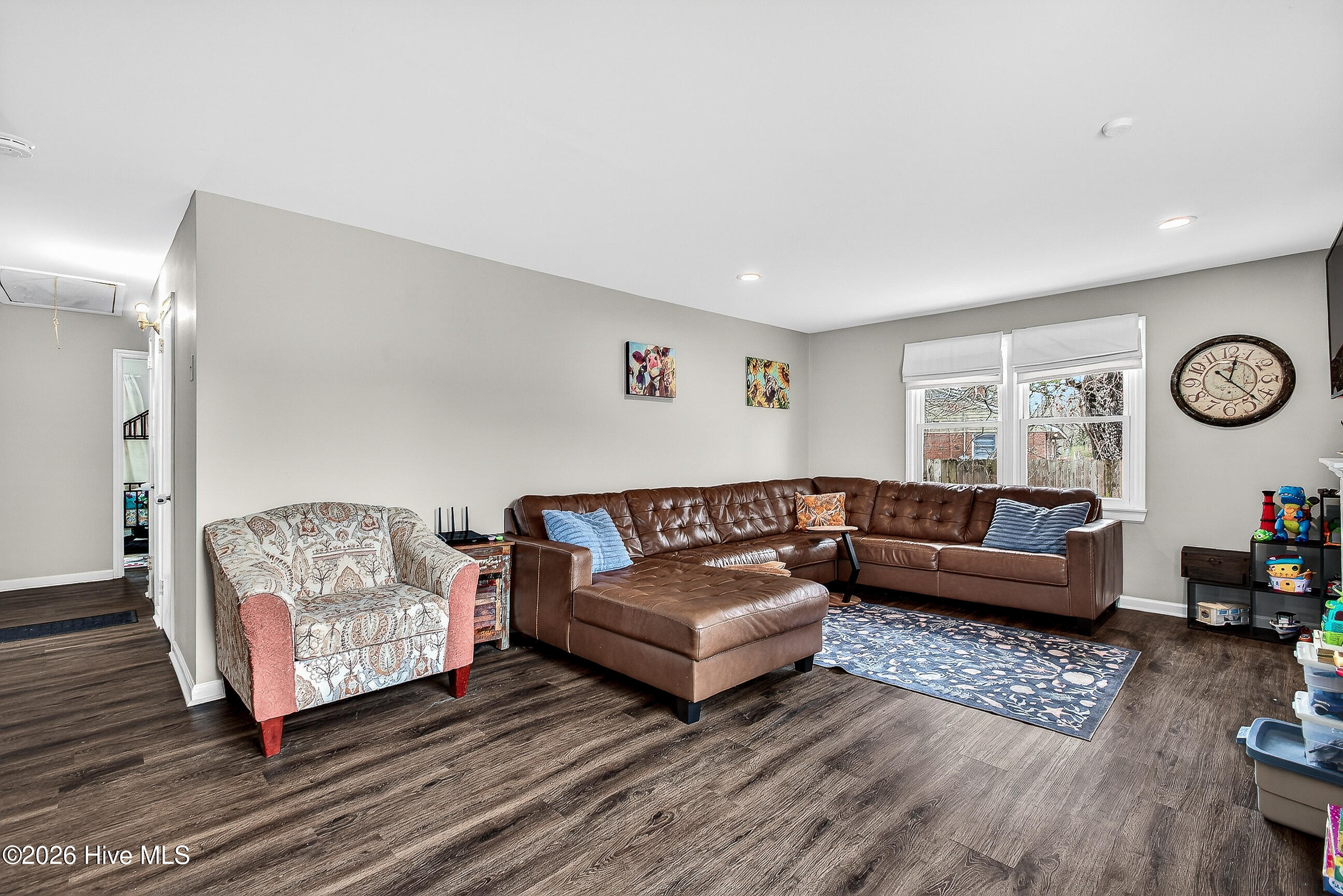 100552598 | Photo 14