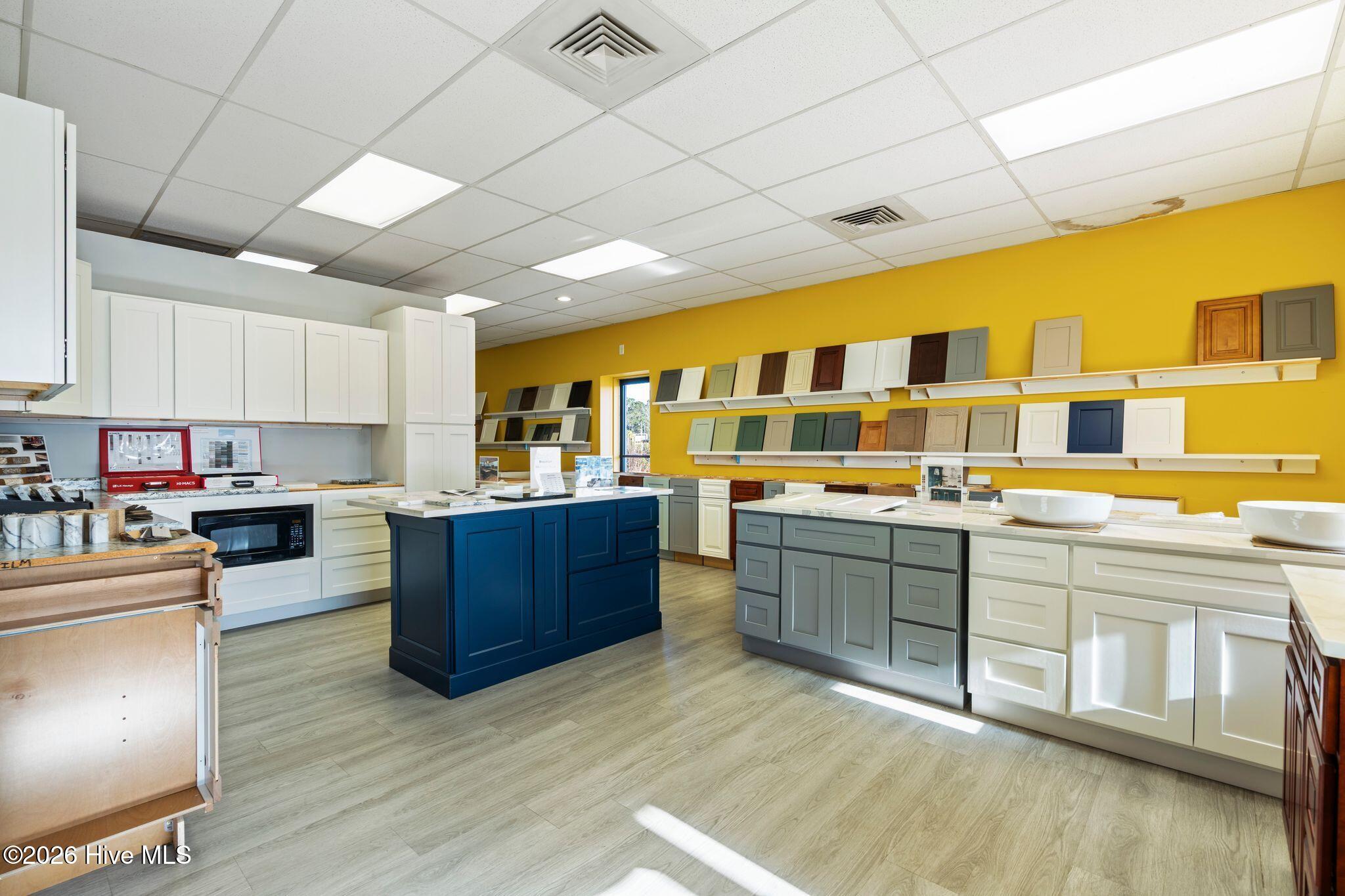 100550441 | Photo 17