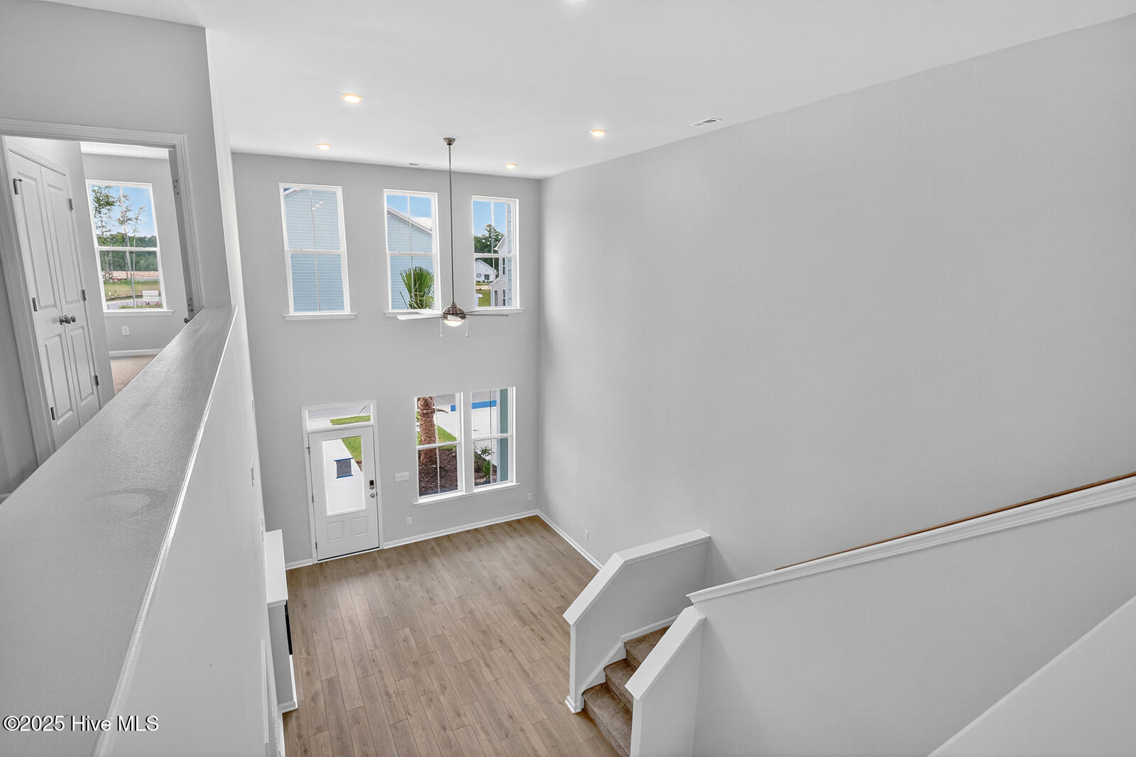 100559094 | Photo 17