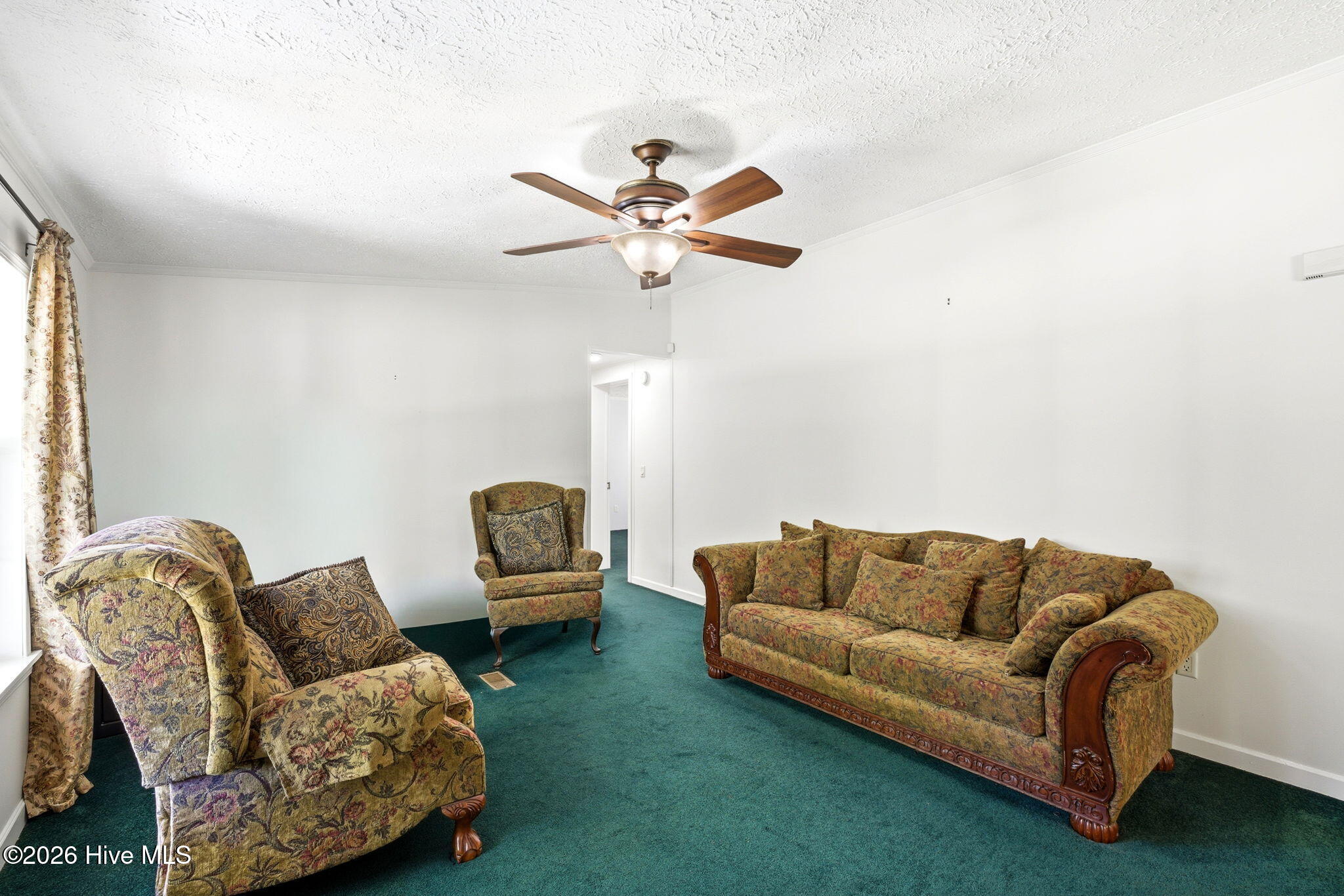 100568157 | Photo 15