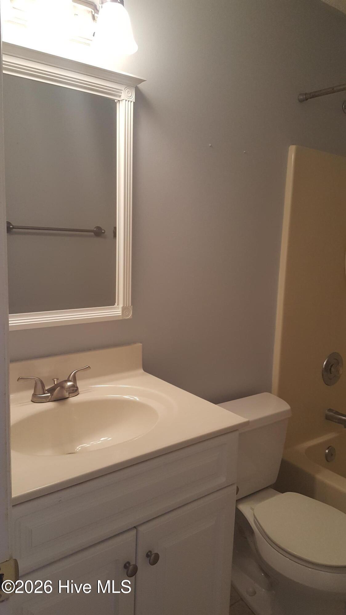 100568899 | Photo 10