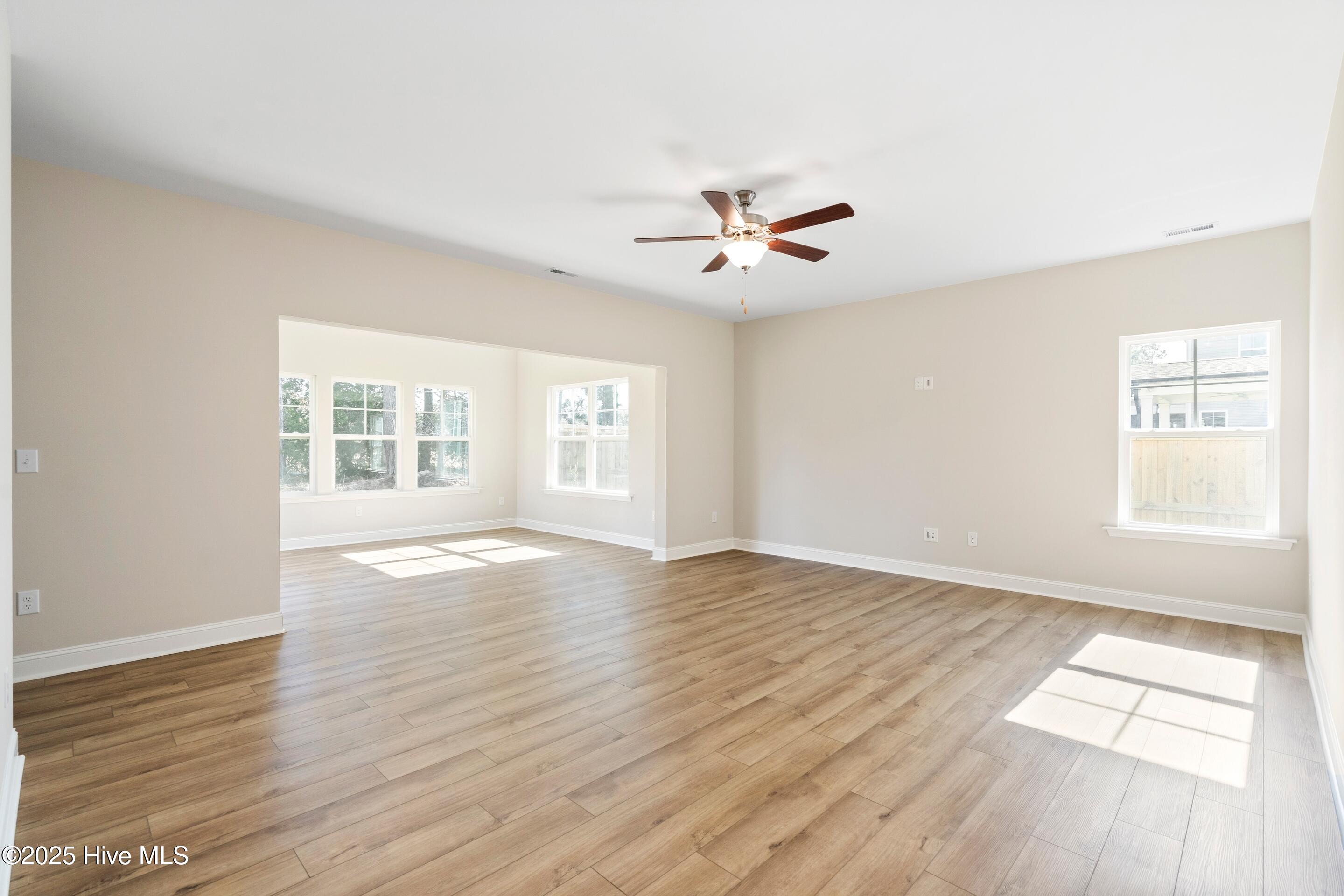 100543354 | Photo 27