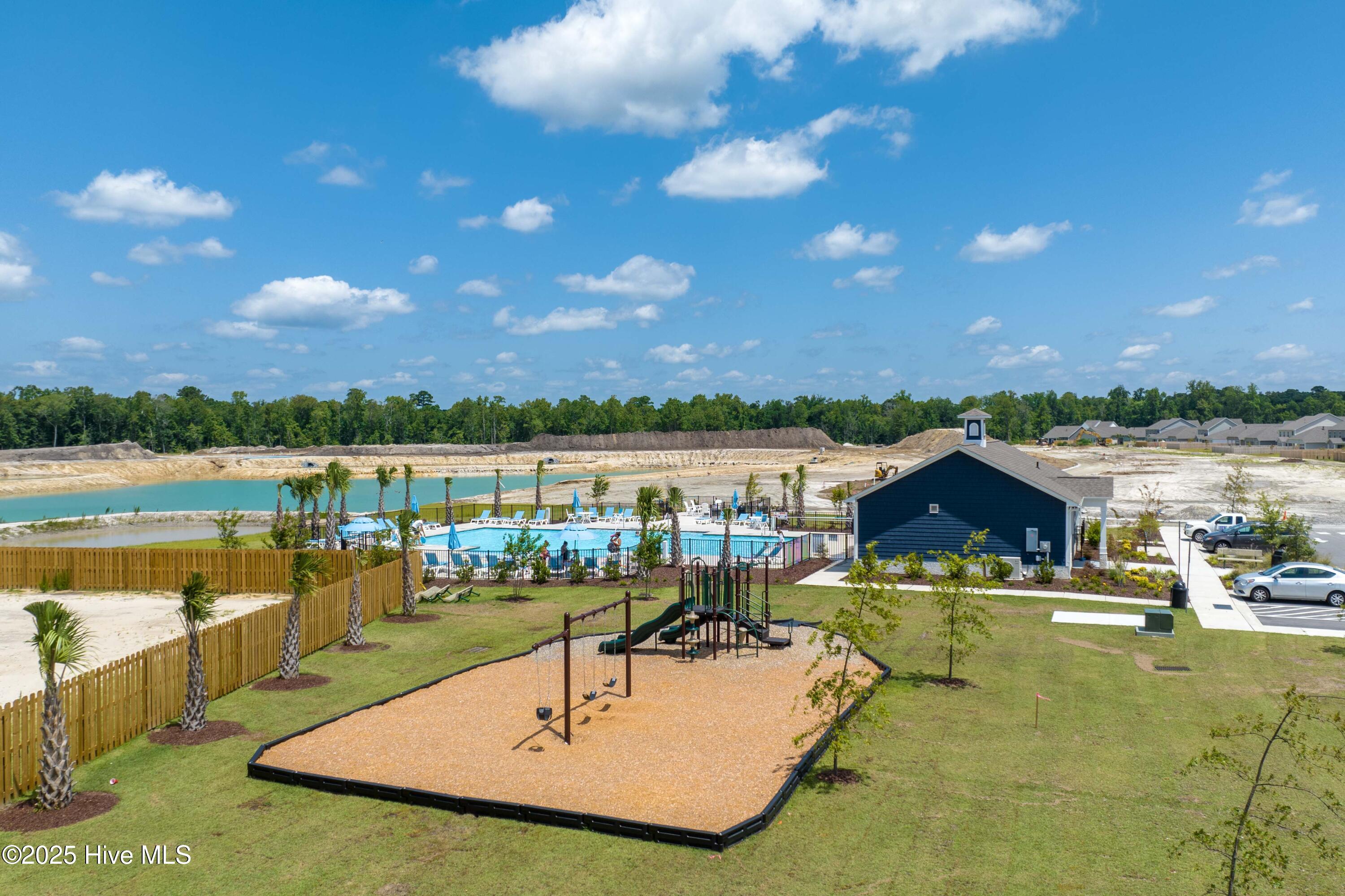 100564449 | Photo 23