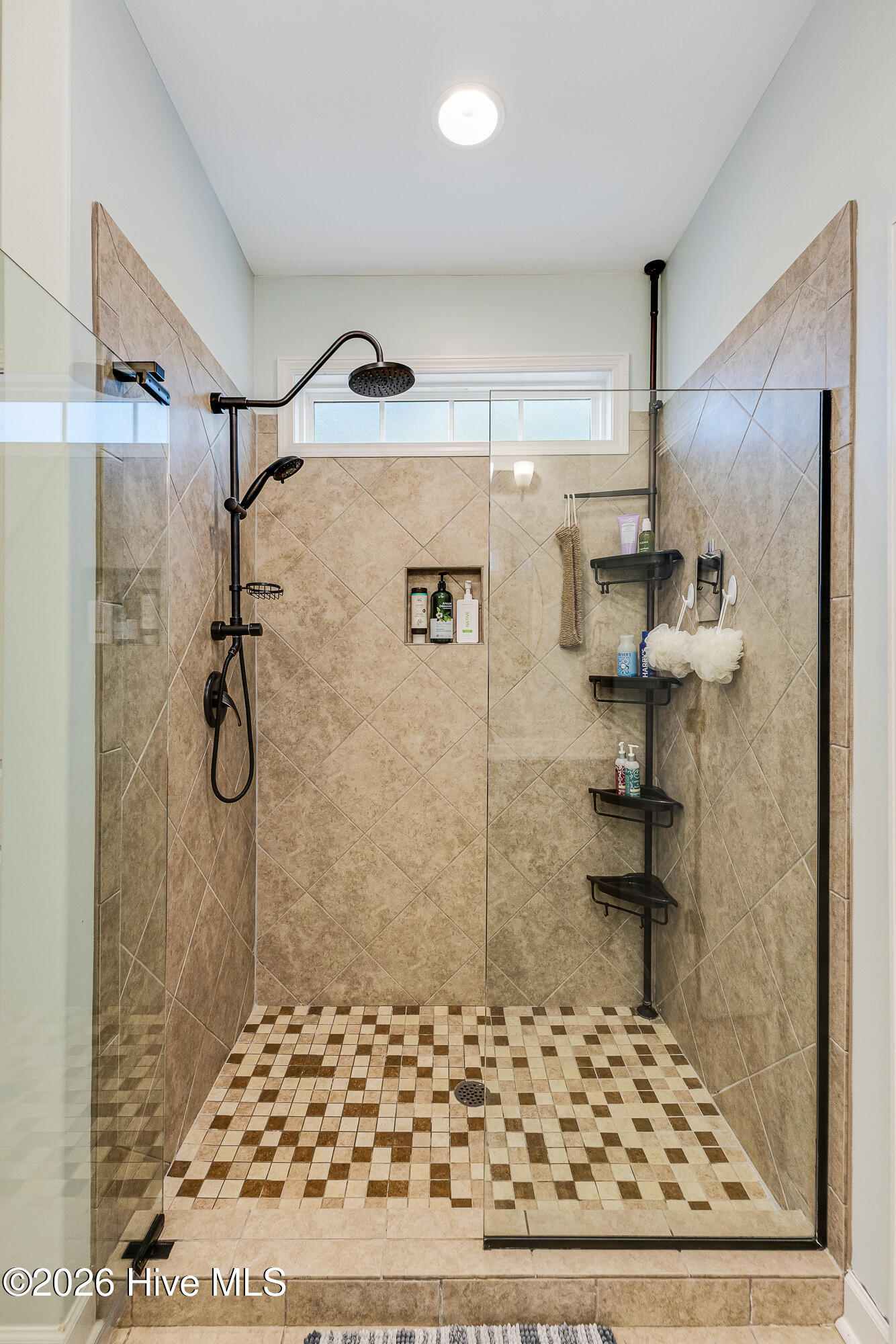 100559447 | Photo 25