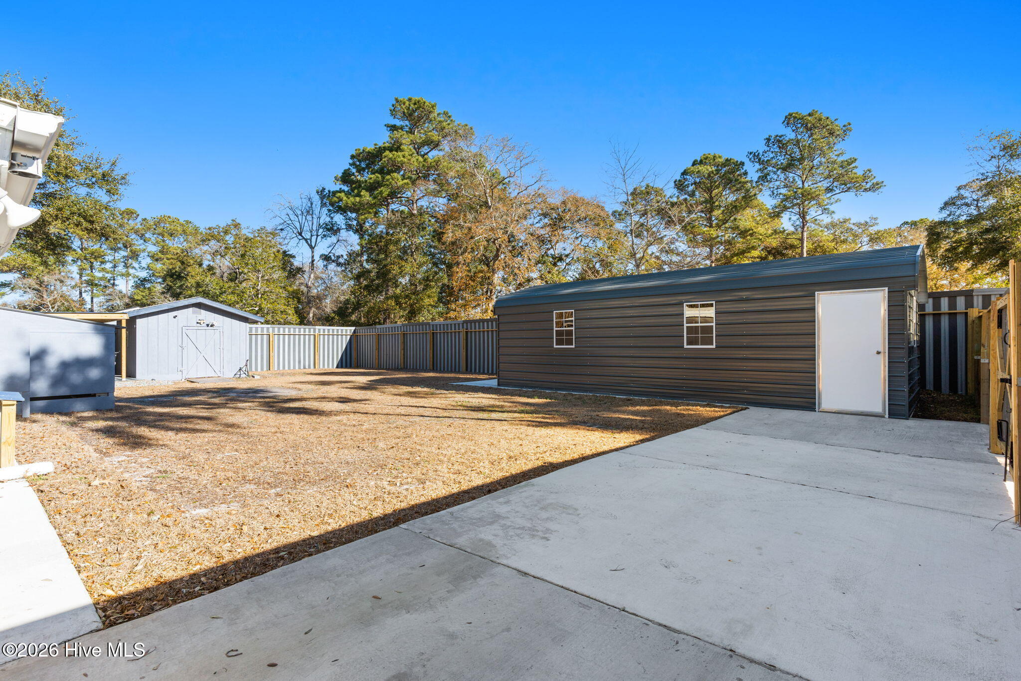 100547685 | Photo 40