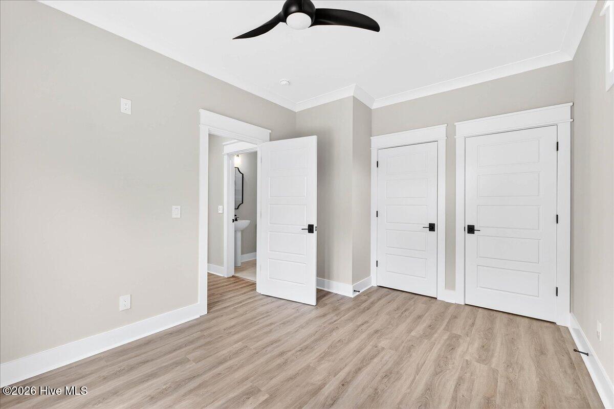 100562322 | Photo 33