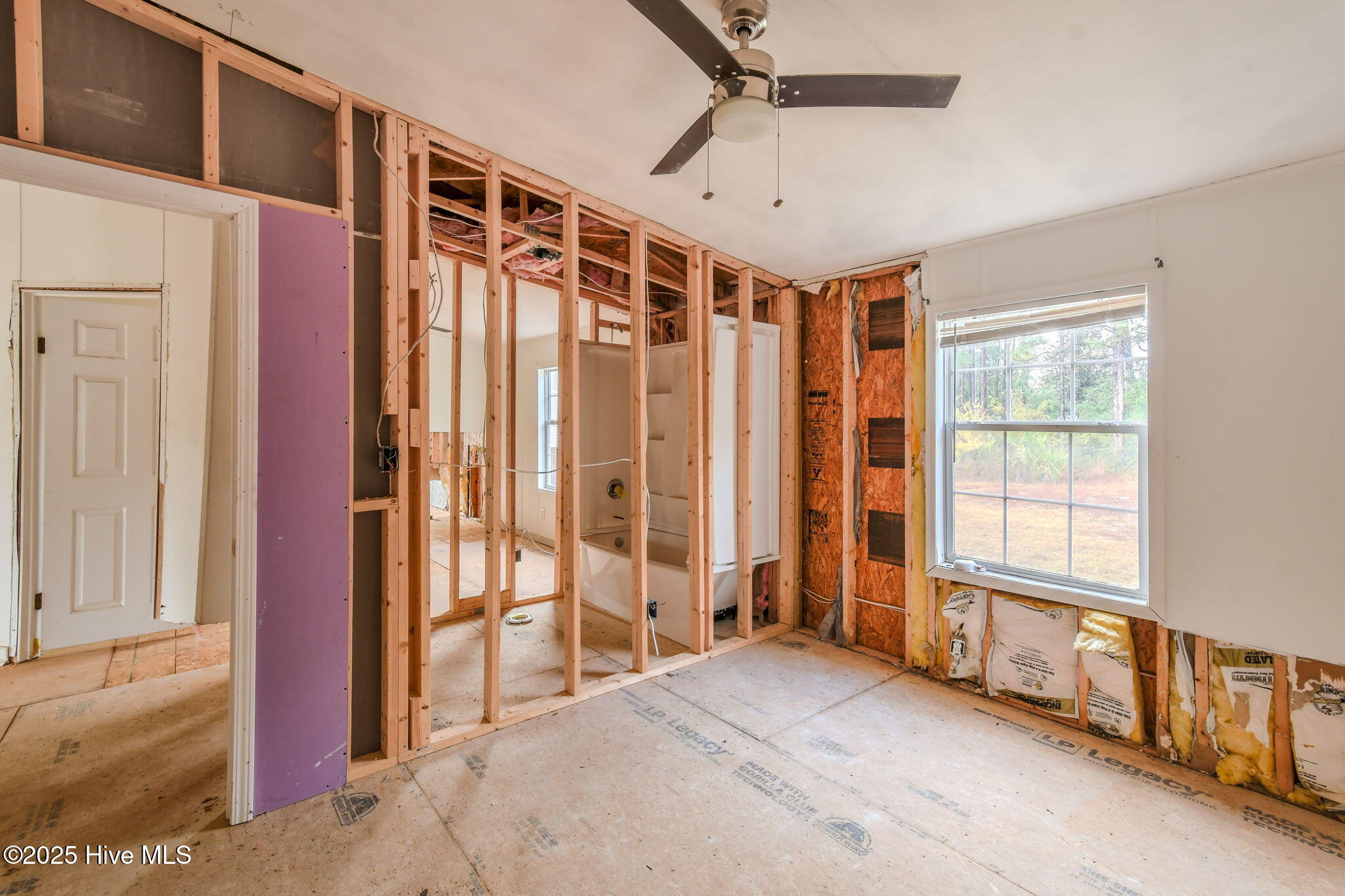 100545513 | Photo 23