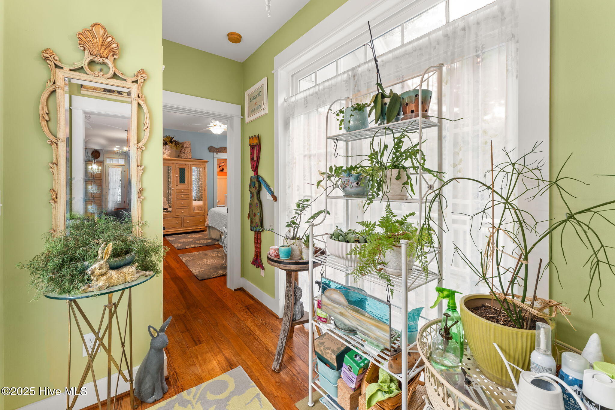 100534580 | Photo 25