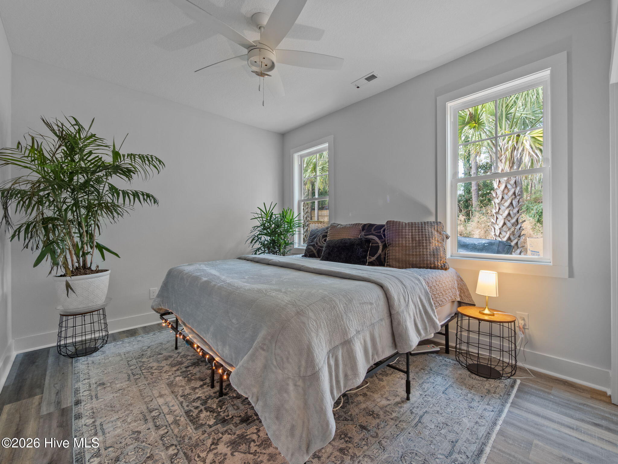 100547615 | Photo 24