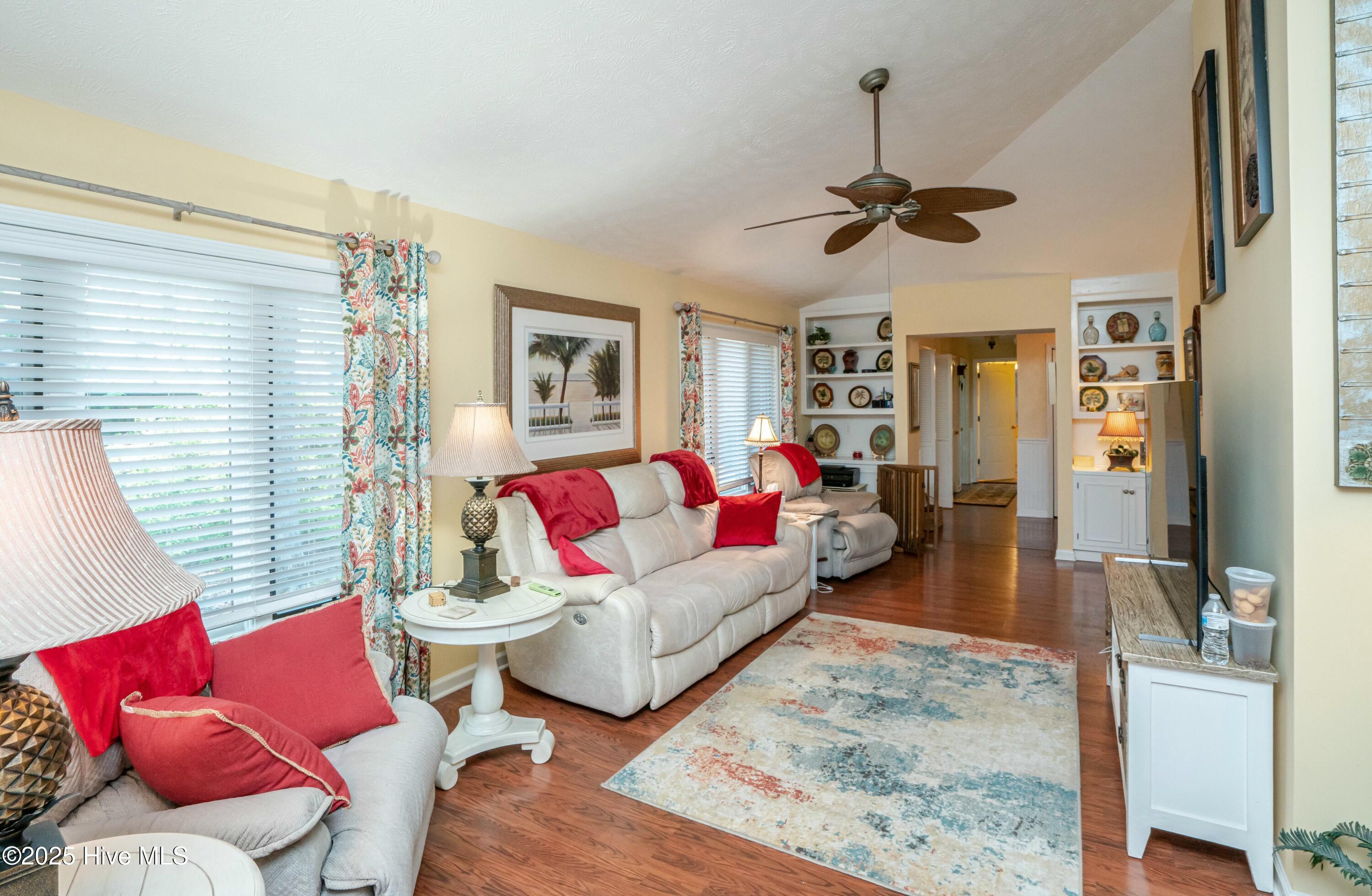 100502250 | Photo 13