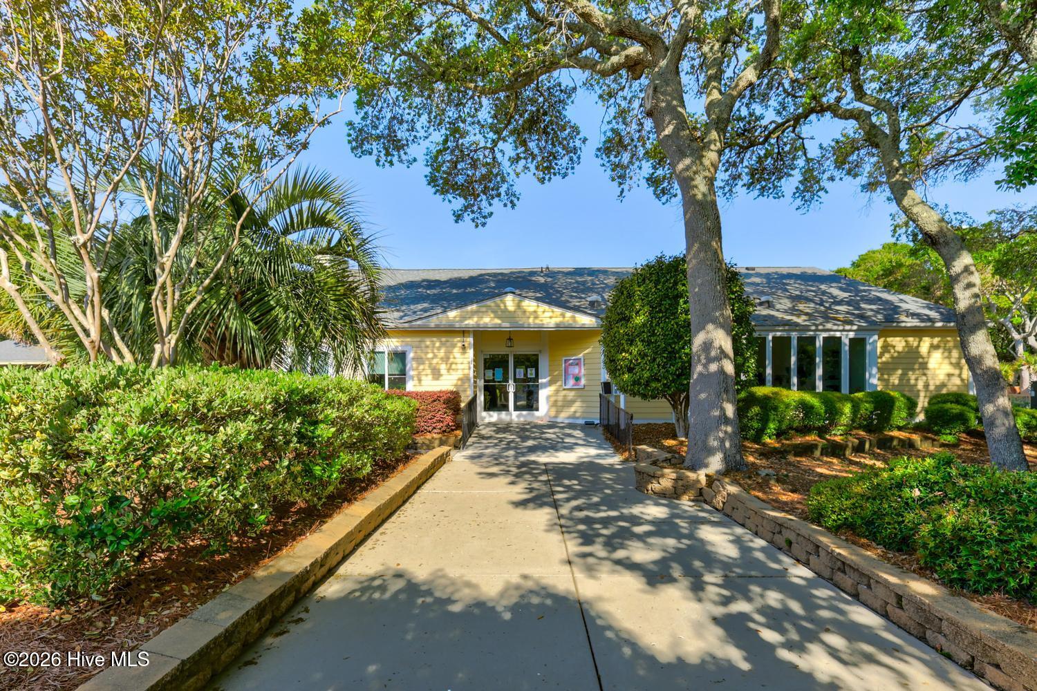 100569348 | Photo 42