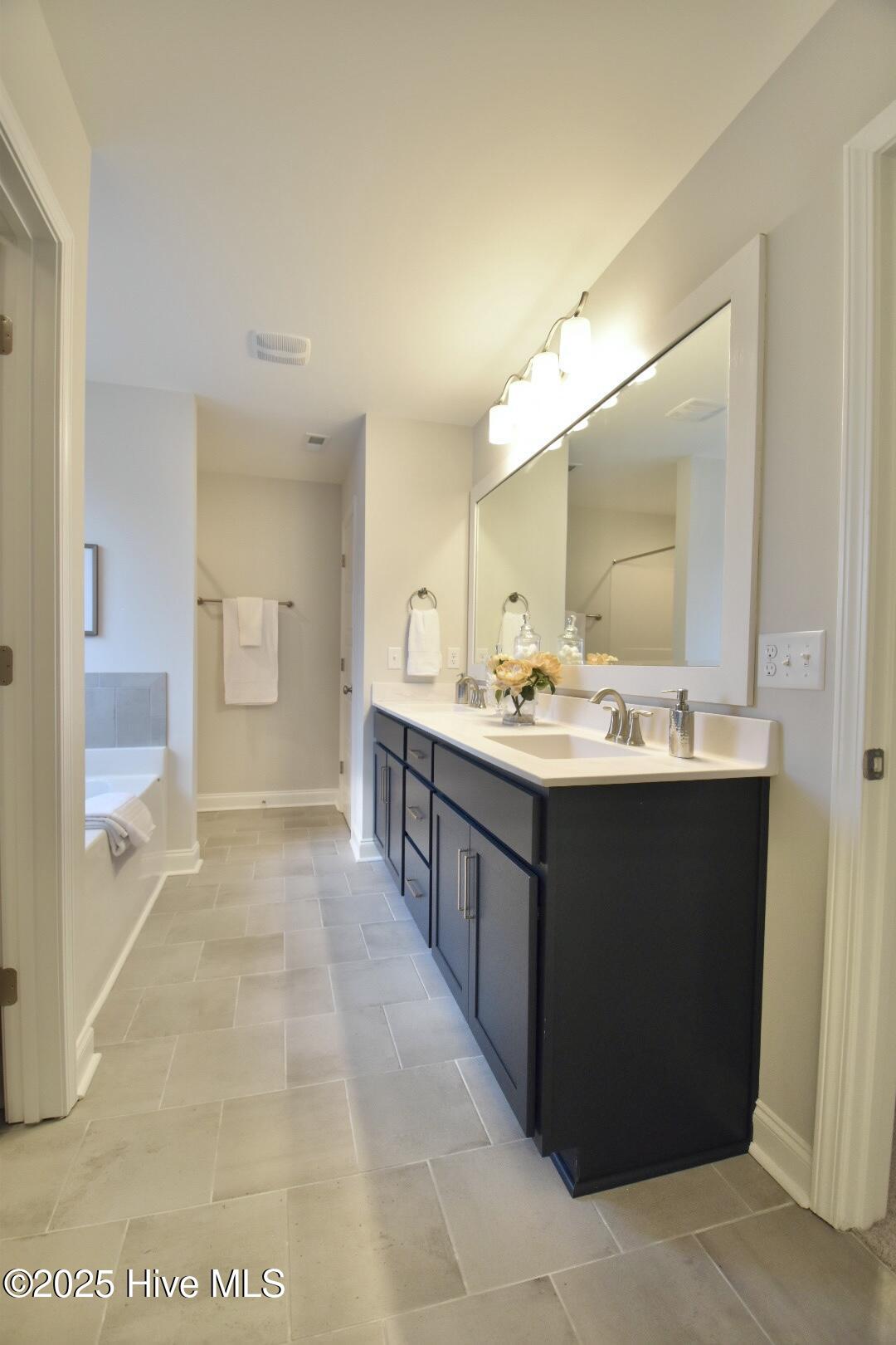80 S Bandwheel Way, Hampstead, NC 28443 – photo 14: Primary Suite Bath