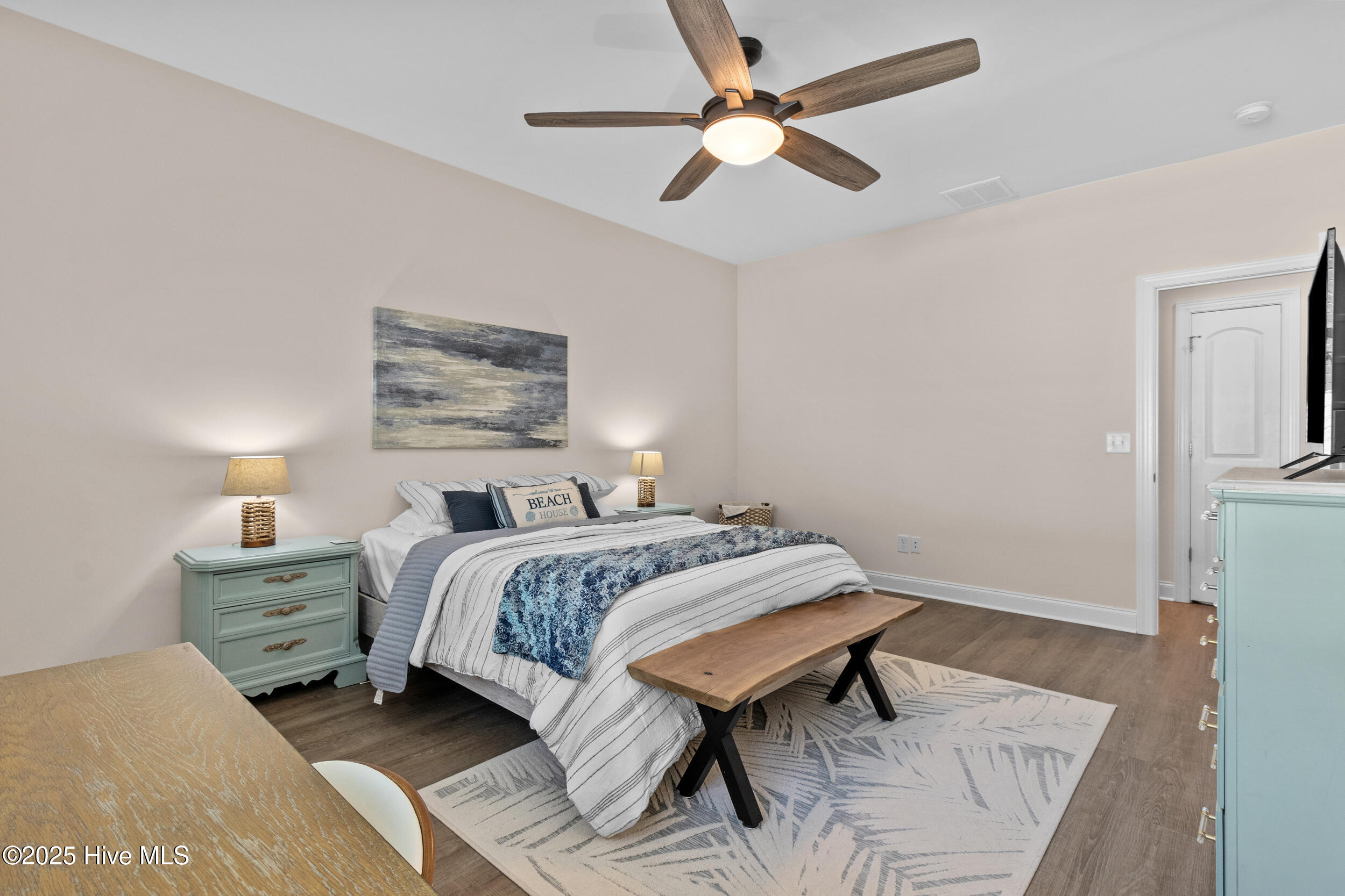 100537622 | Photo 23