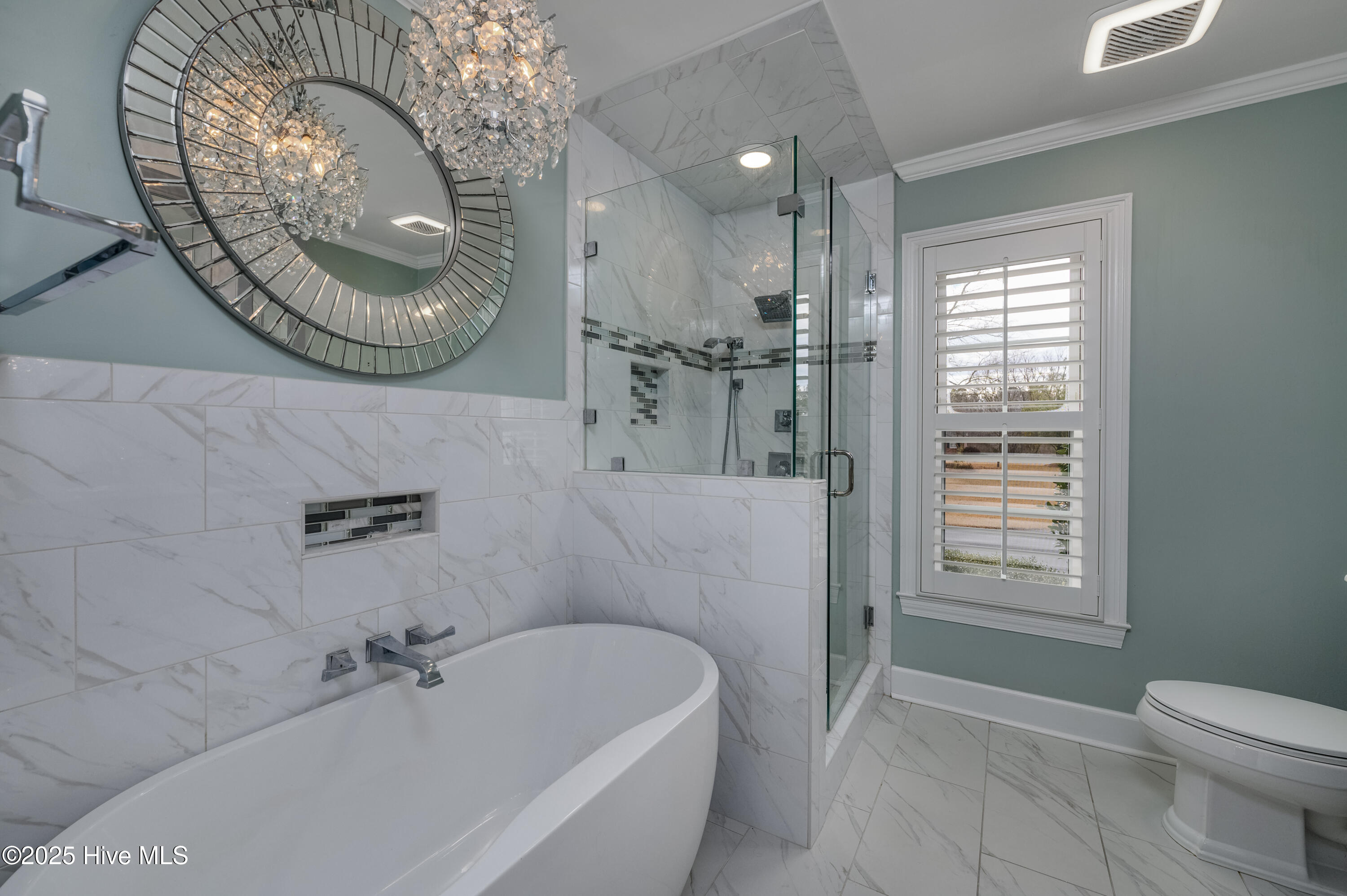 100485107 | Photo 19