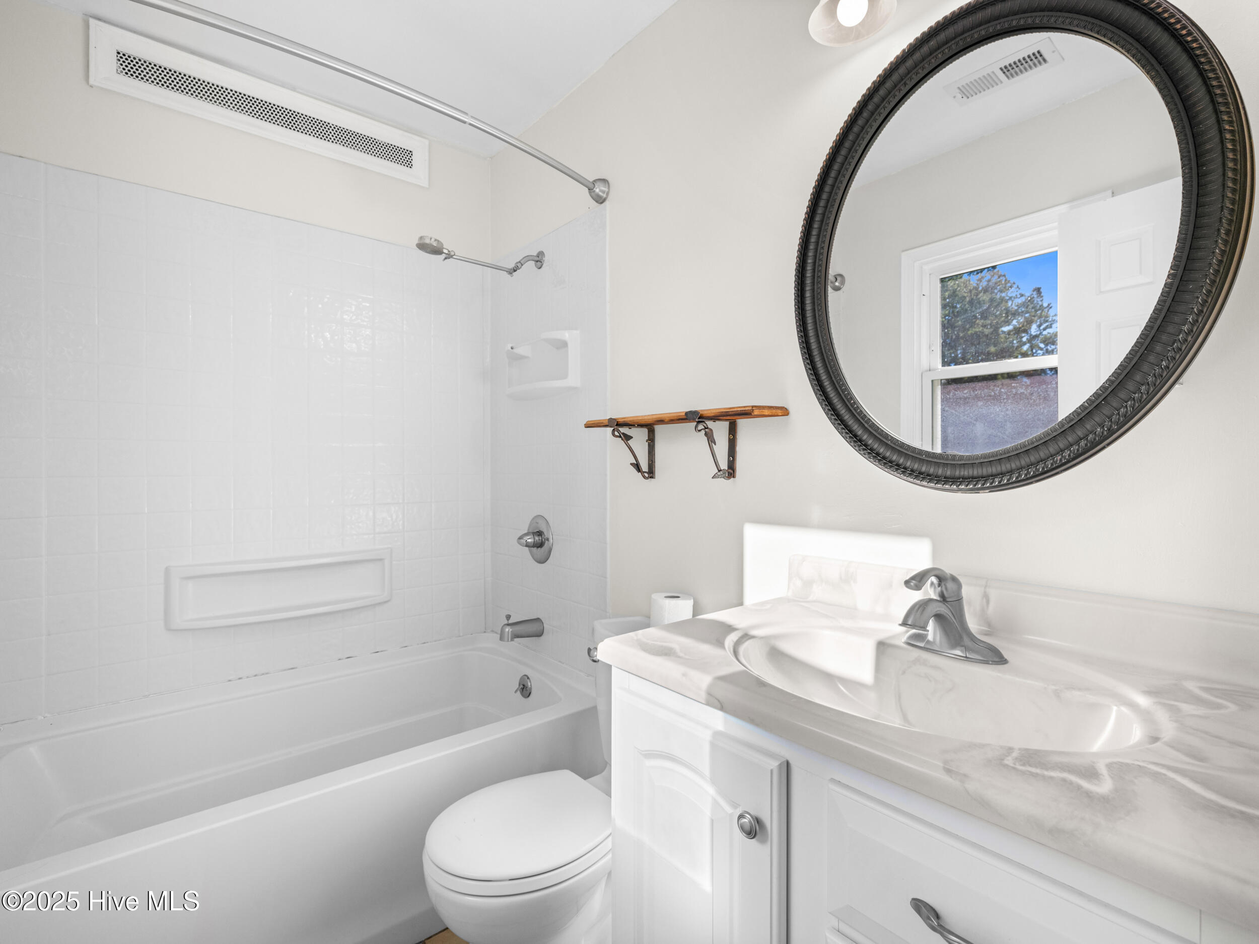 100540121 | Photo 18