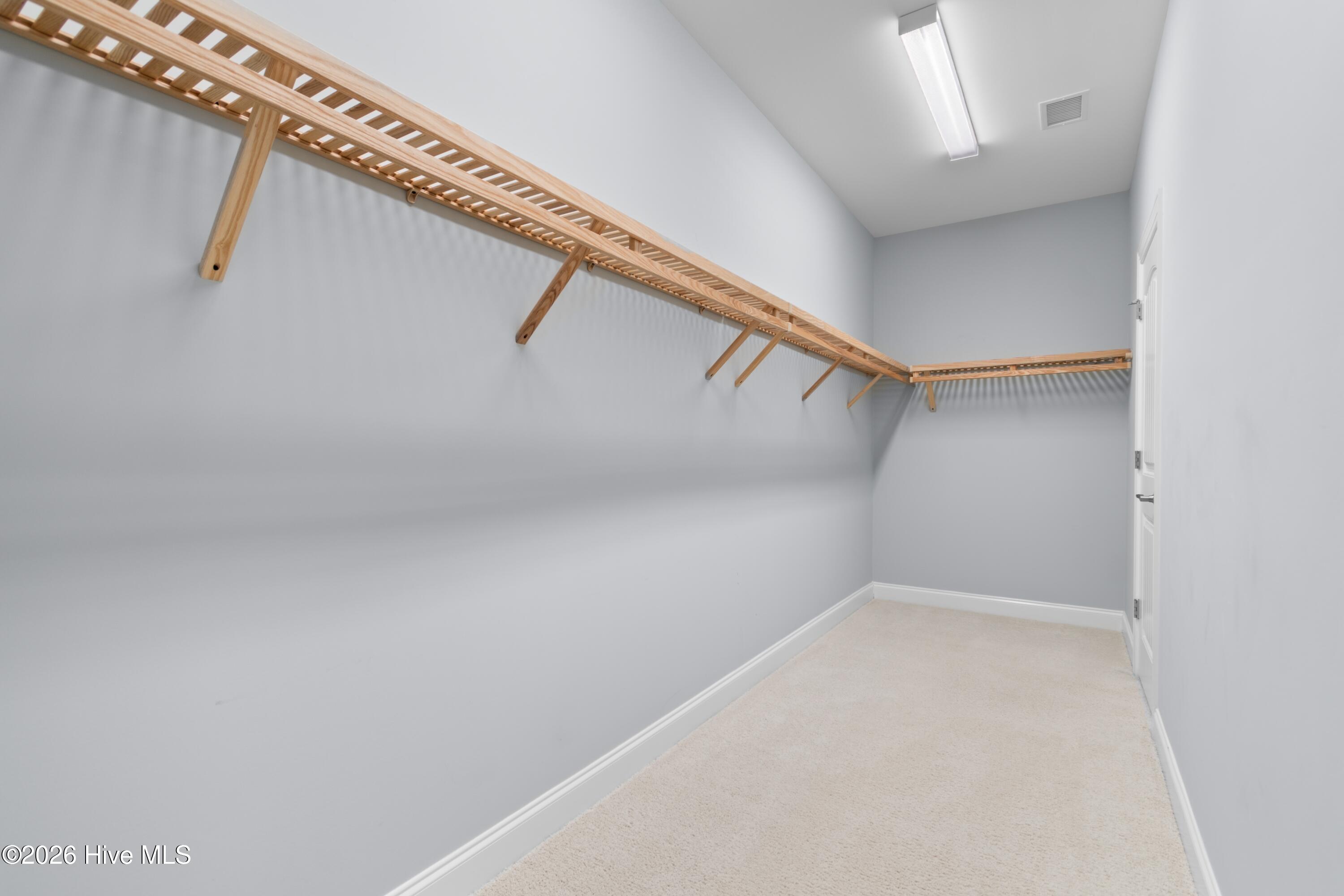 100549158 | Photo 21