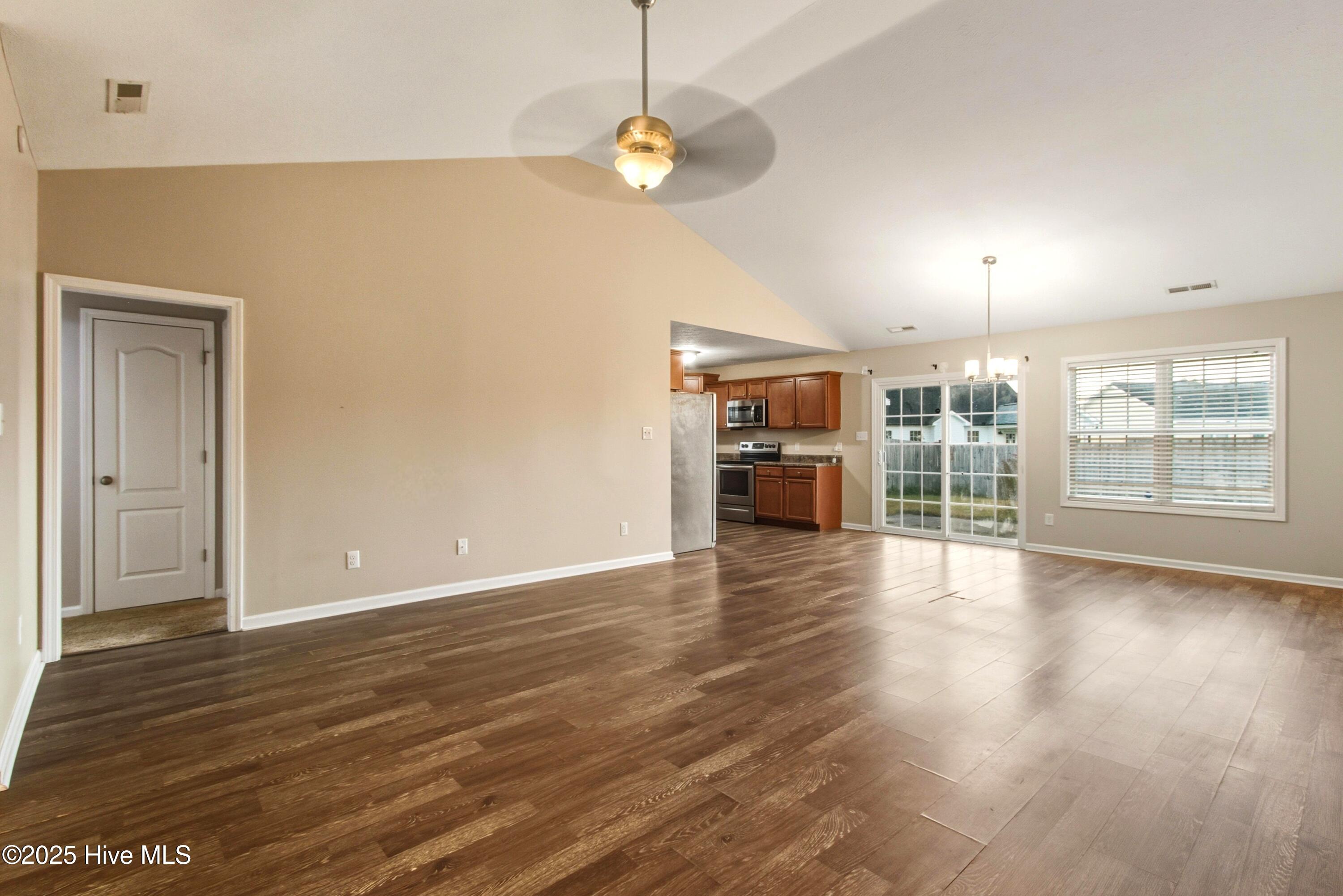 100541237 | Photo 10