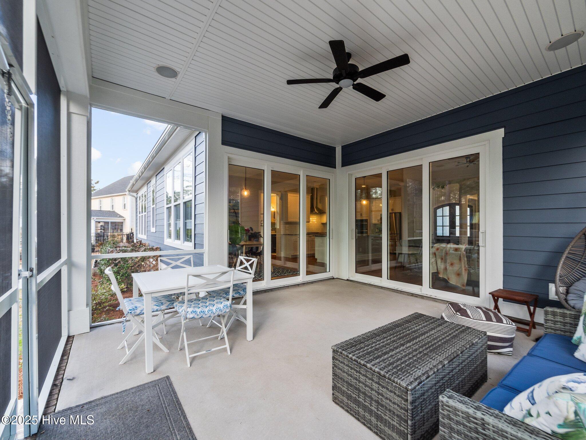 100518593 | Photo 54