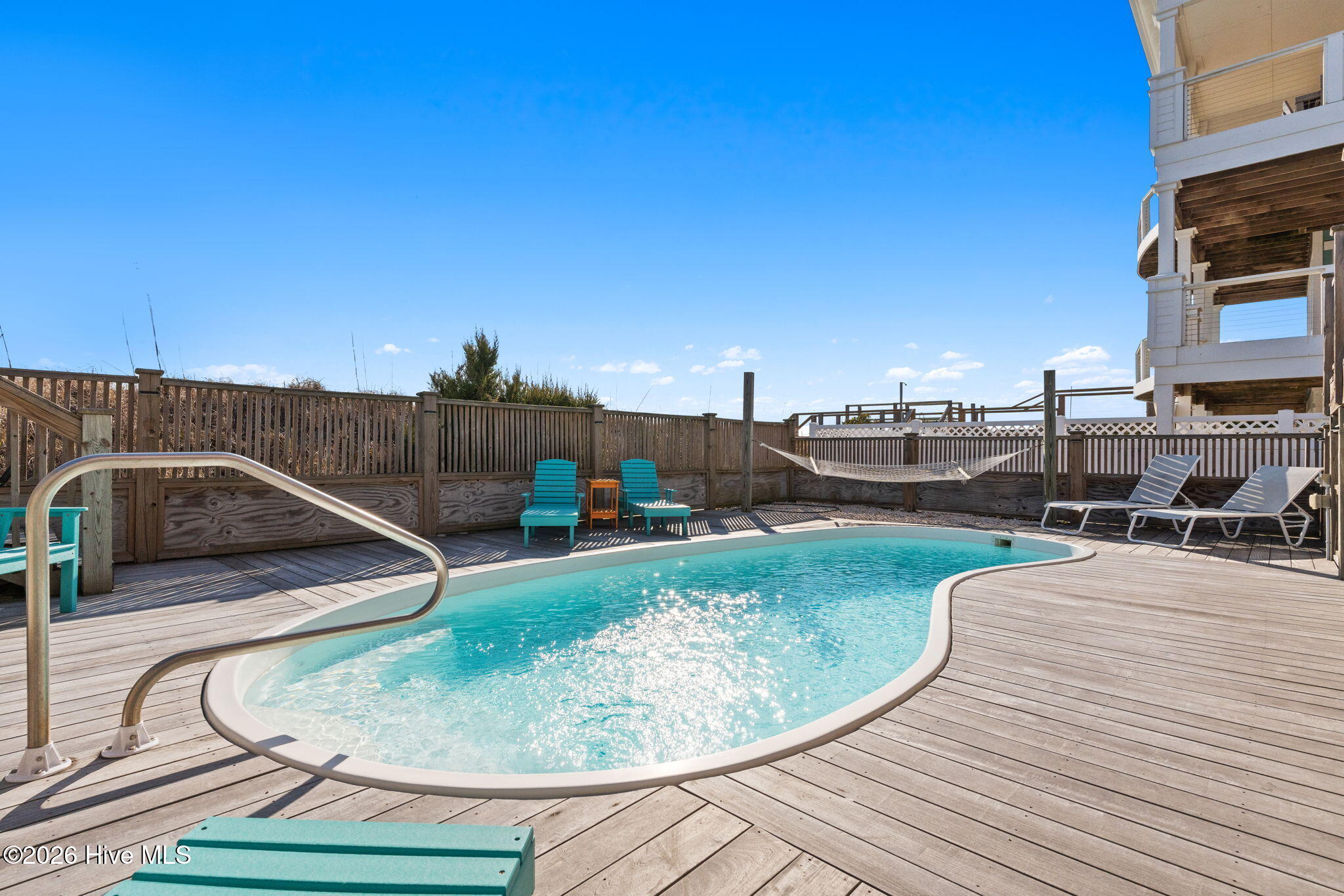 100552493 | Photo 41