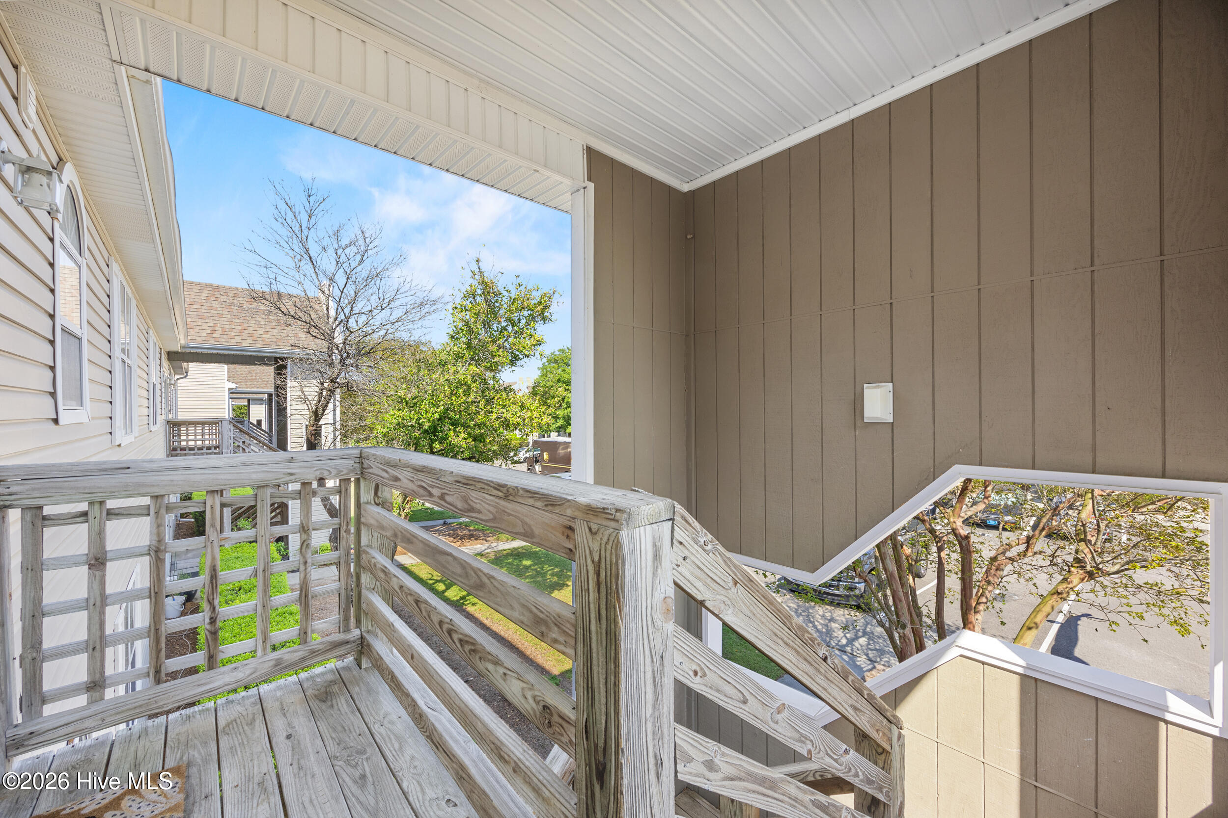 100565125 | Photo 27