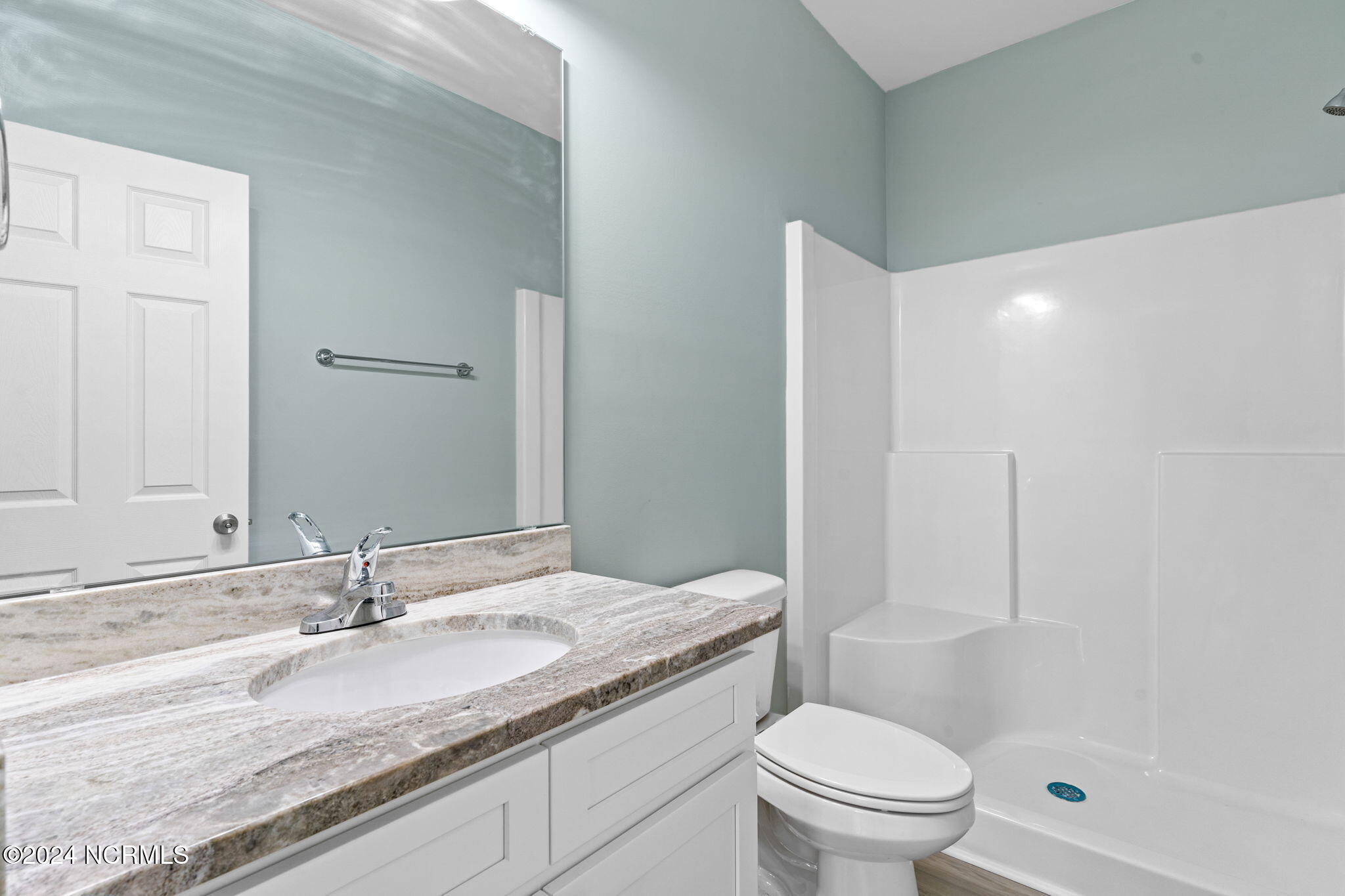 100548990 | Photo 17