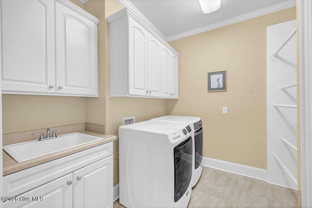 100557669 | Photo 44