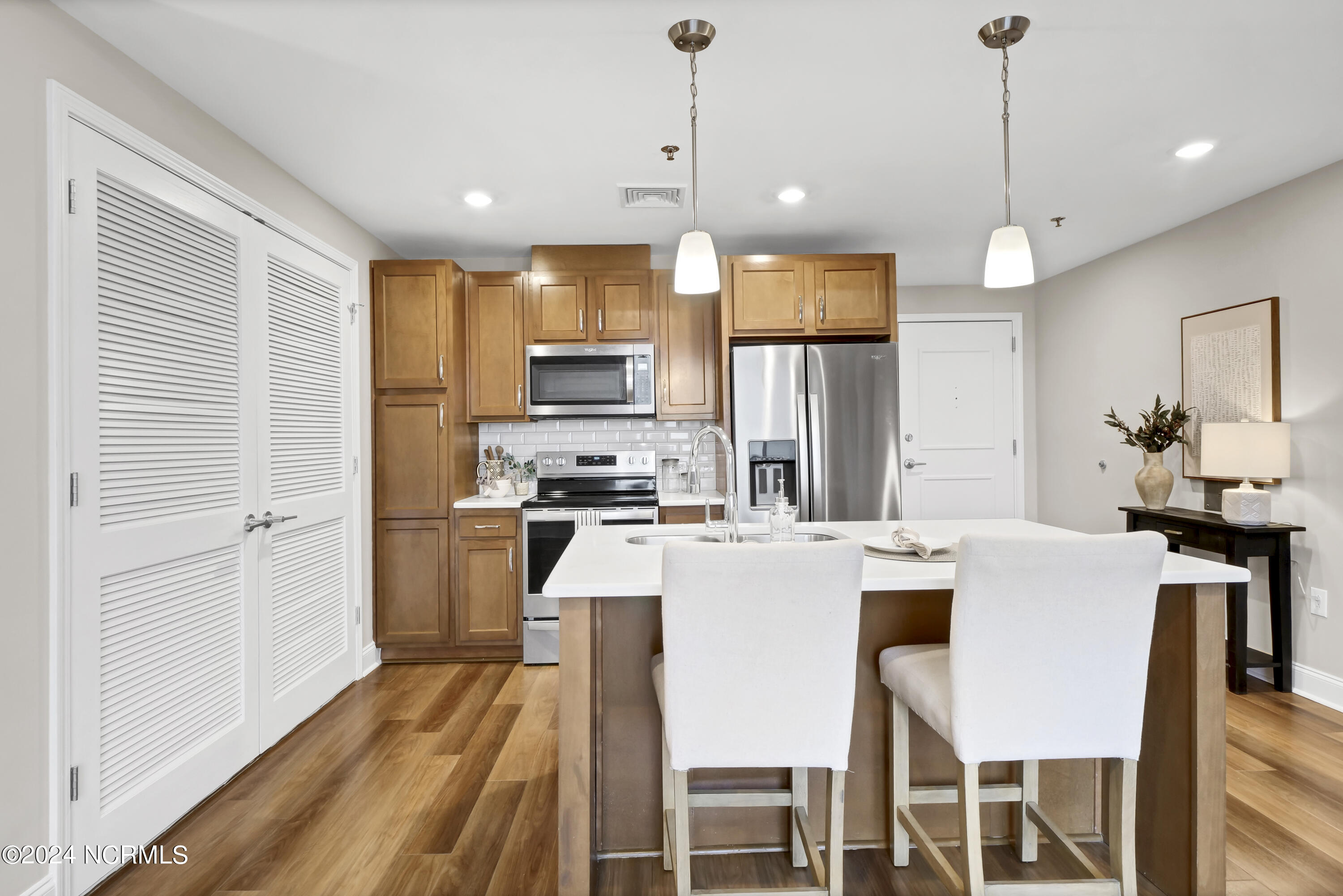 14 Grace Street 920, Wilmington, NC 28401 – photo 5: kitchen area