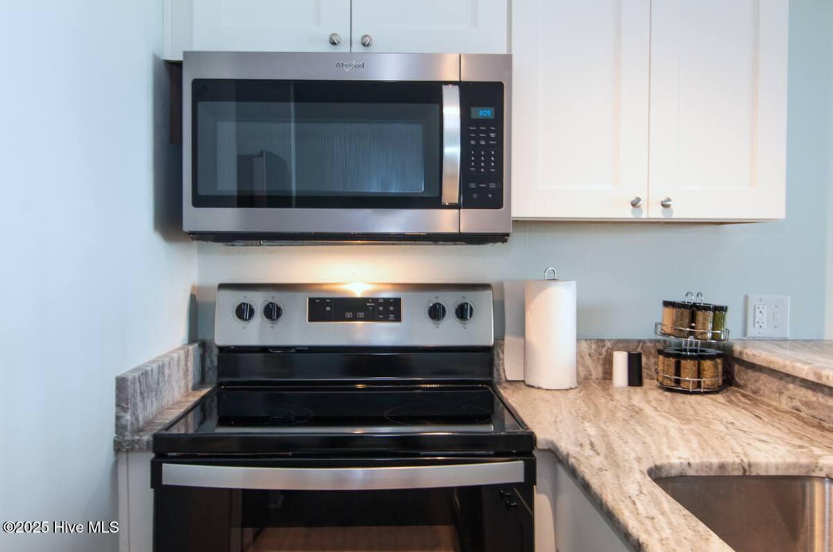 100570277 | Photo 19