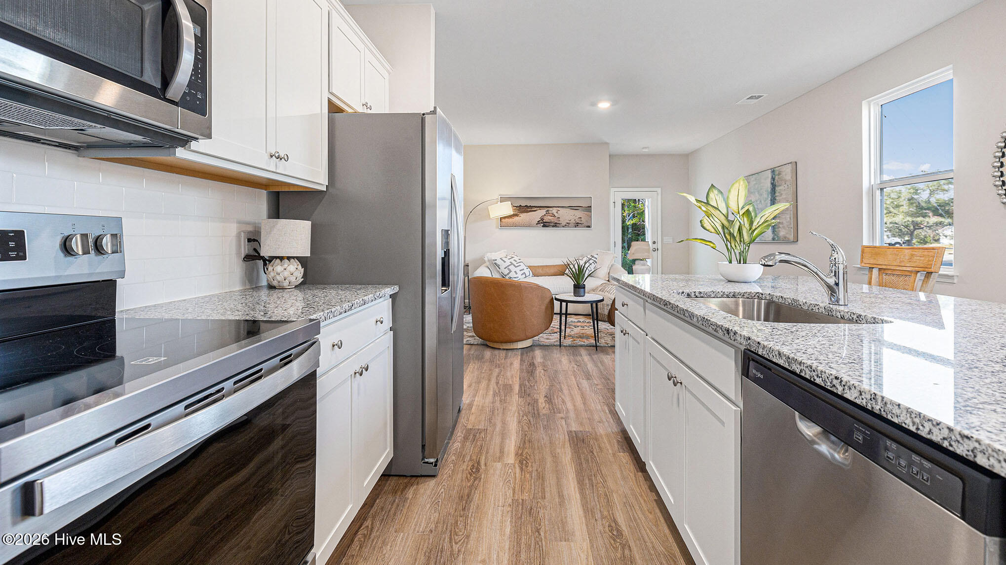 100570199 | Photo 10