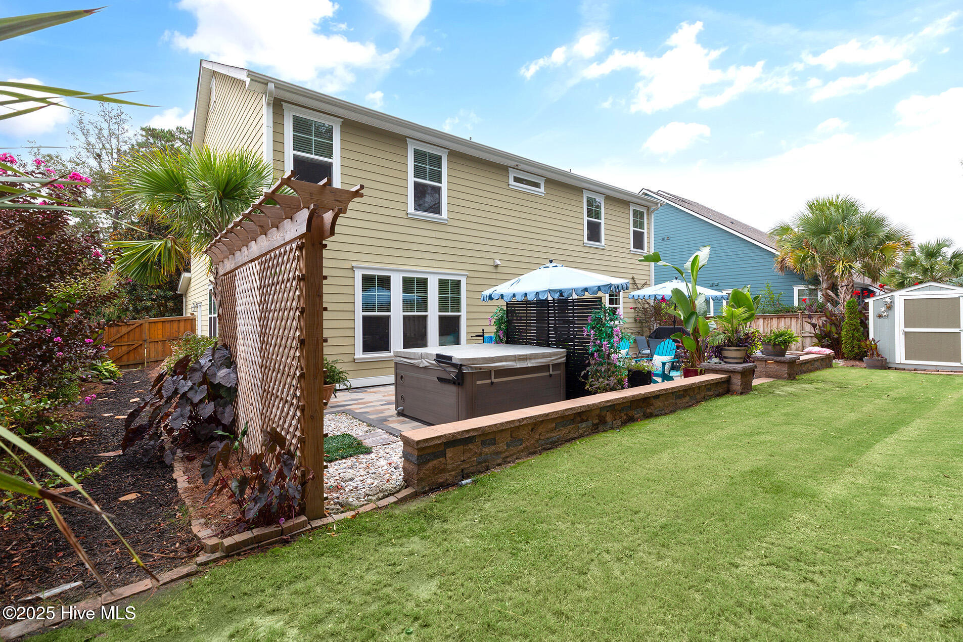 100531047 | Photo 64