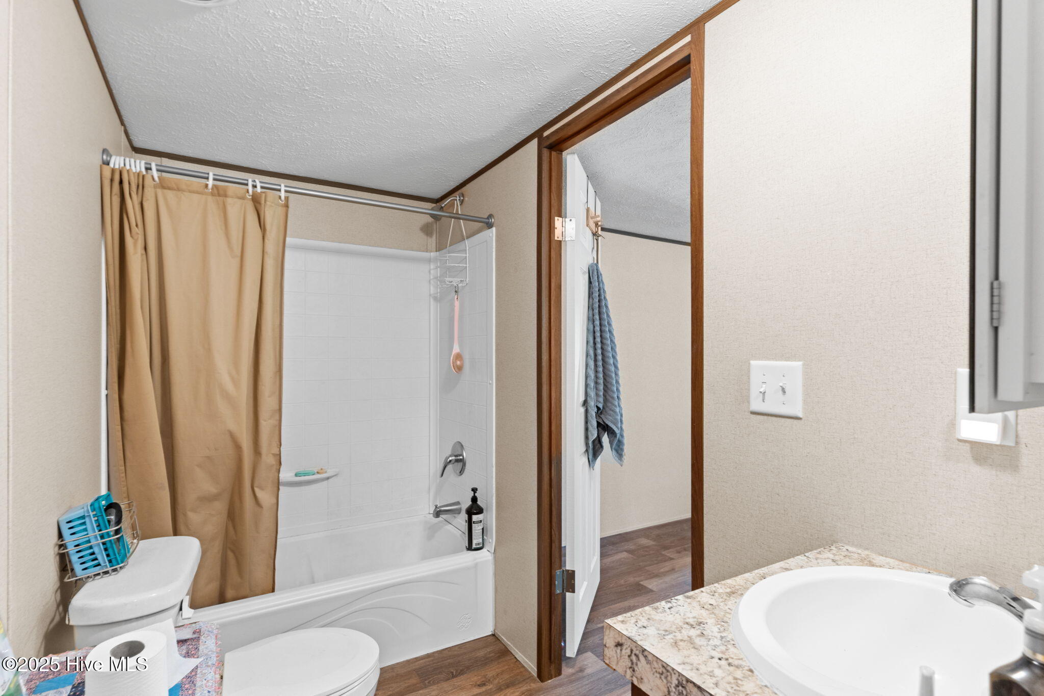 100537809 | Photo 18