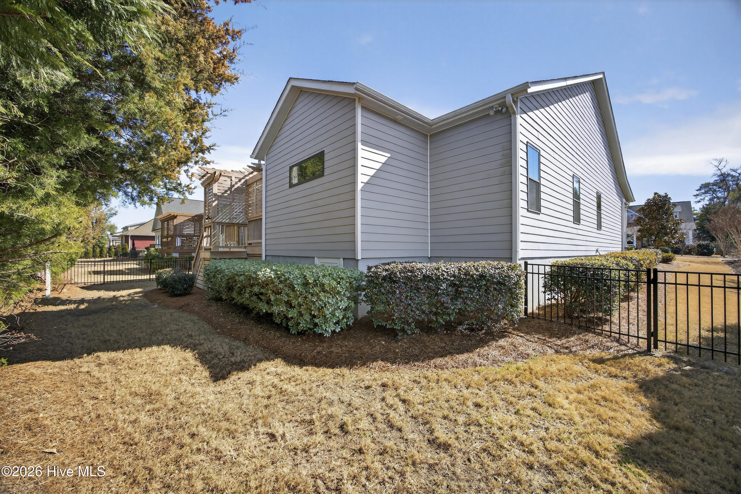 100555140 | Photo 56