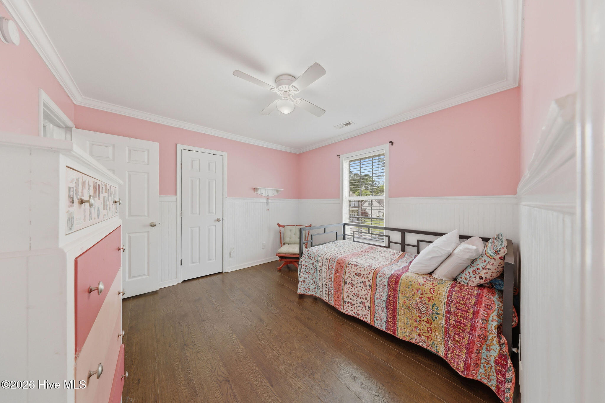 100565311 | Photo 46