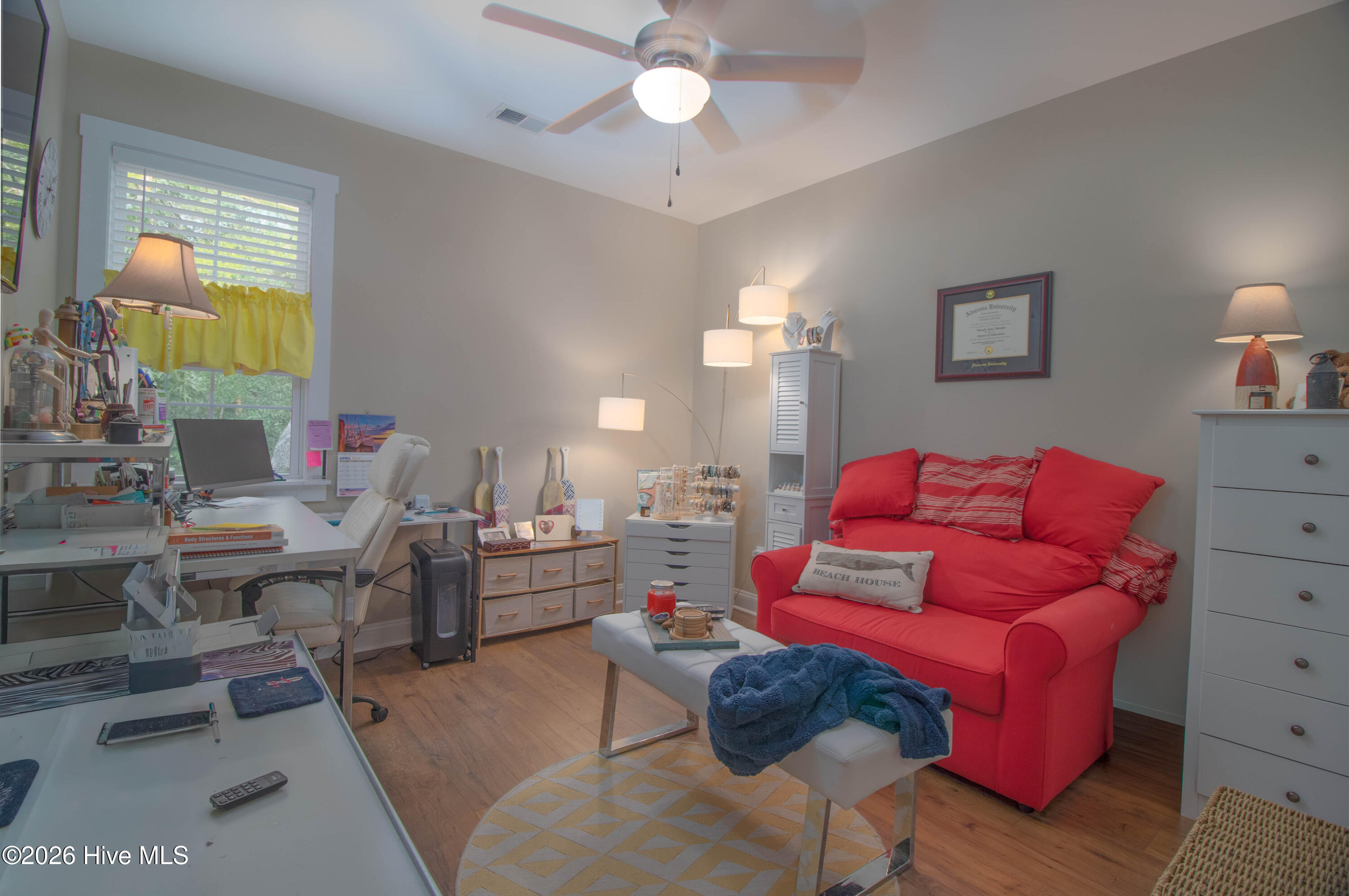 100570051 | Photo 12