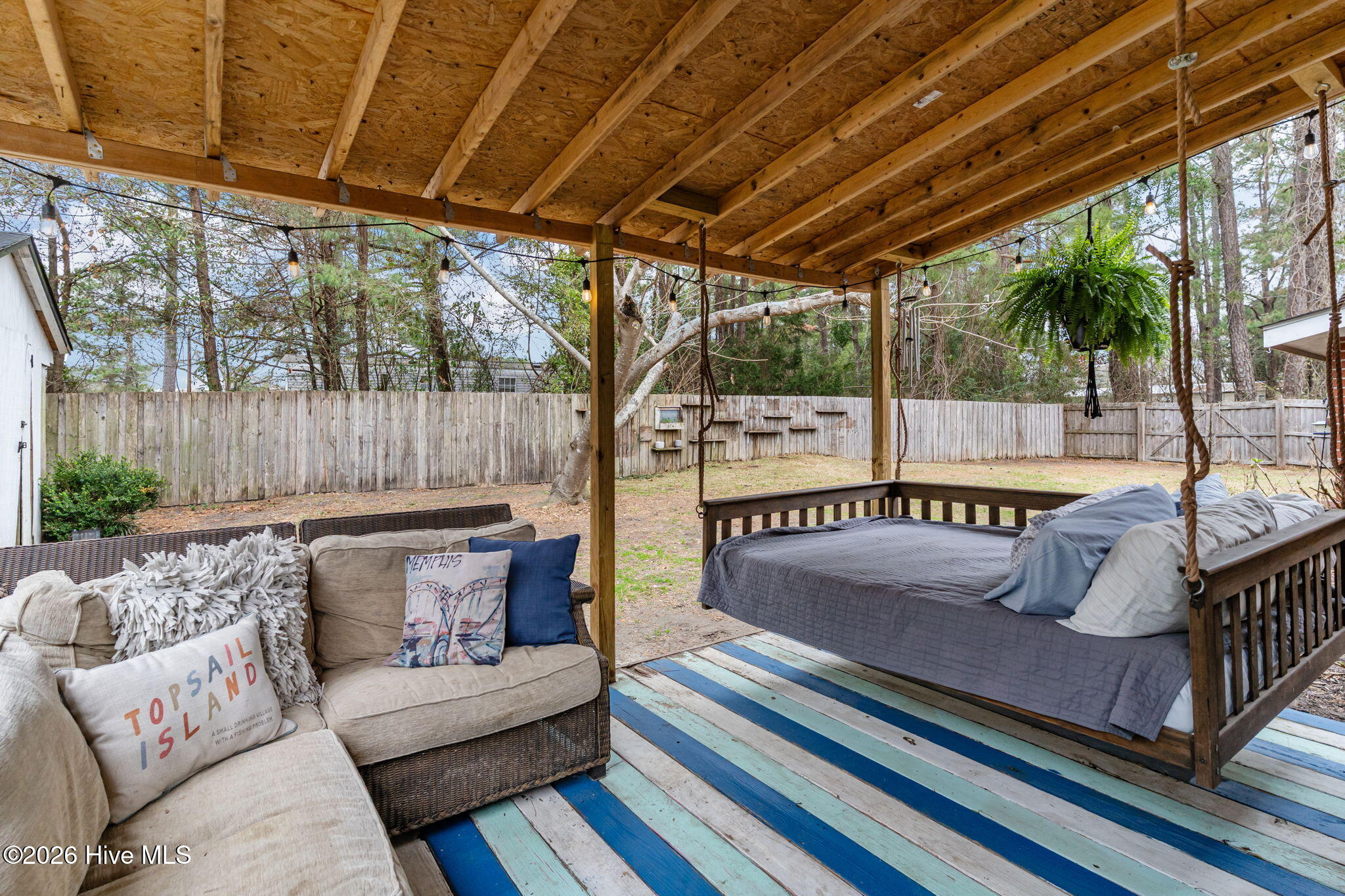 100557661 | Photo 33