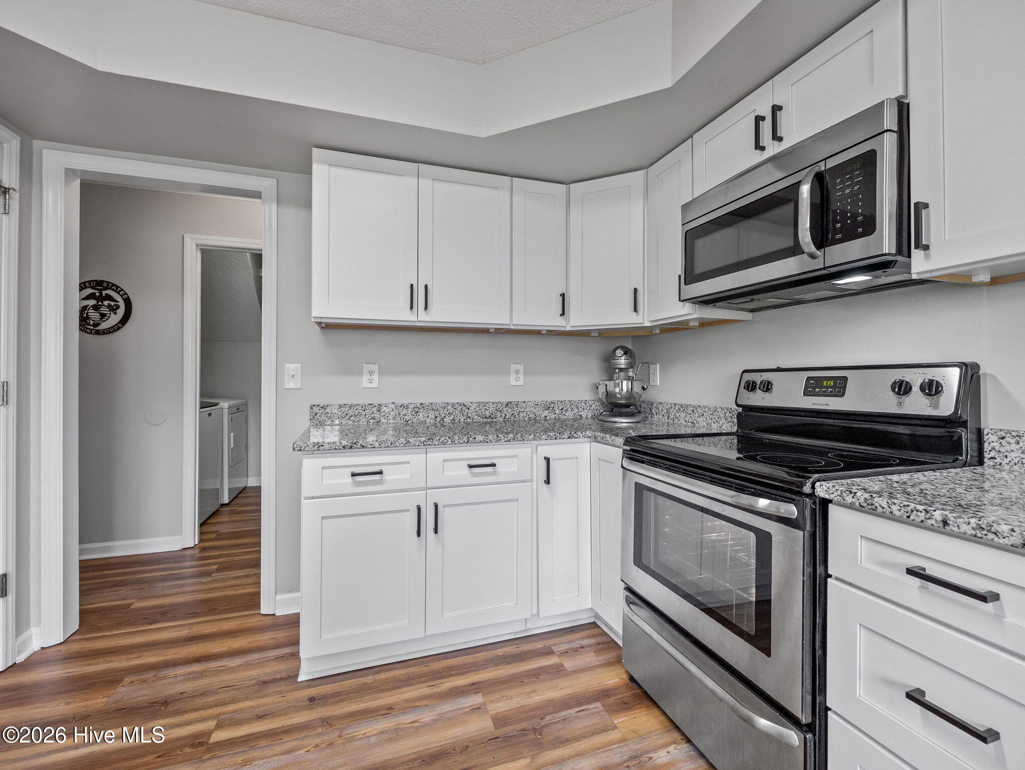 100566884 | Photo 15