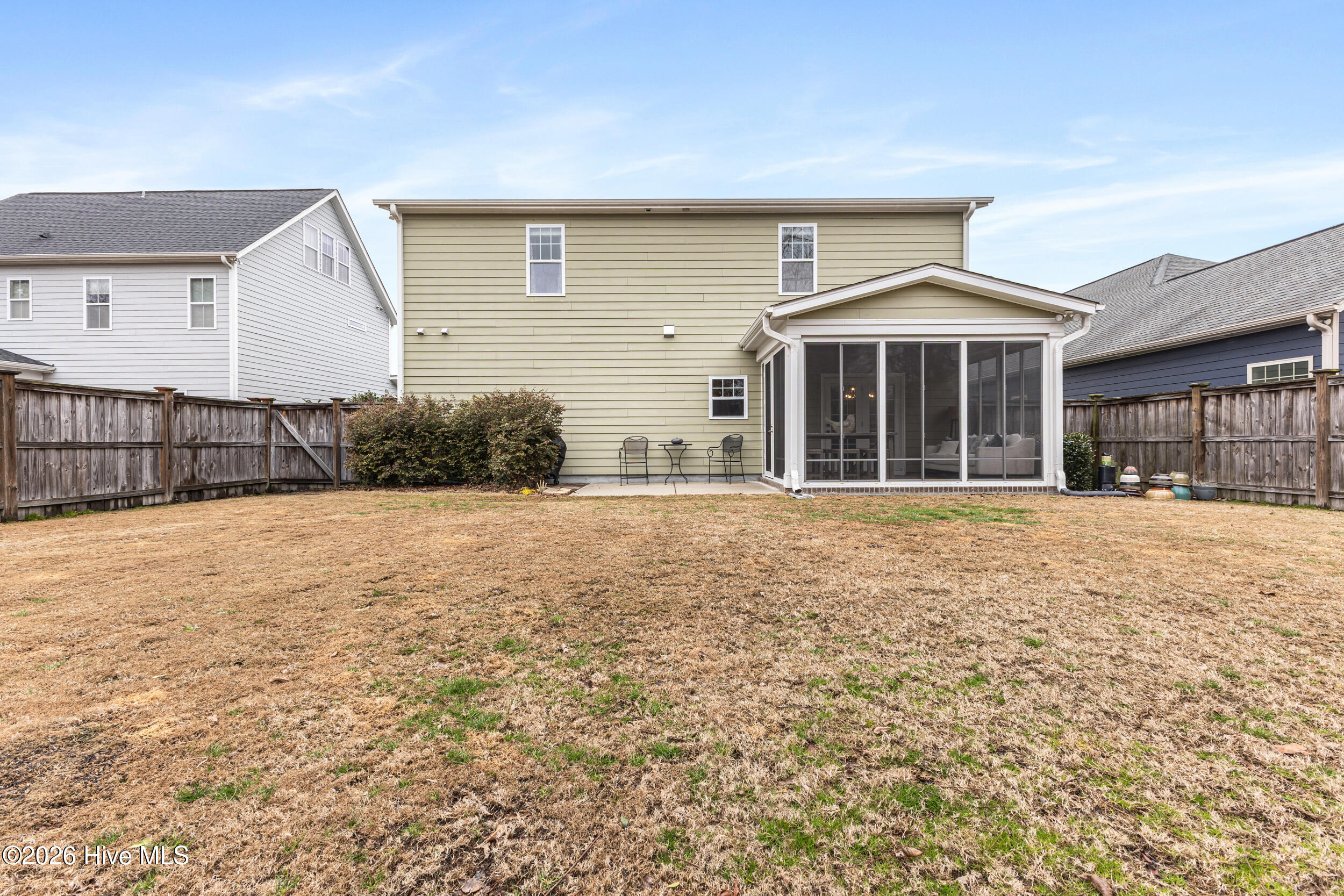 100554071 | Photo 42