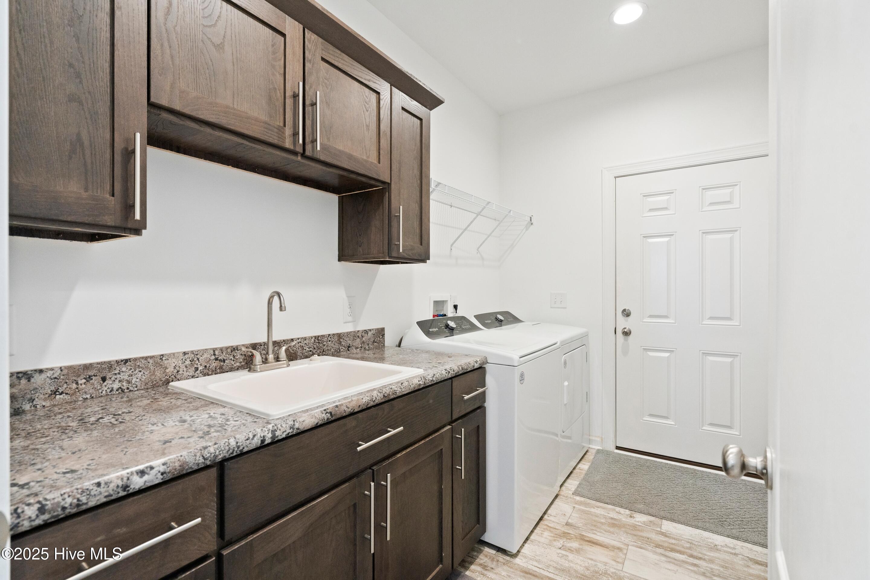 100542826 | Photo 26