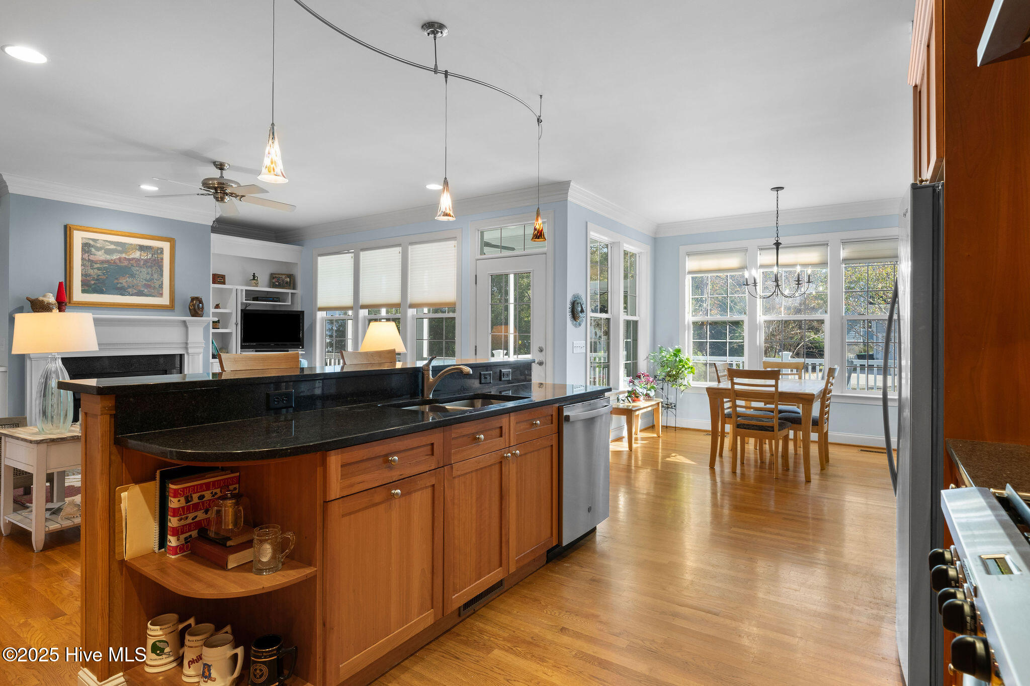 100552412 | Photo 32