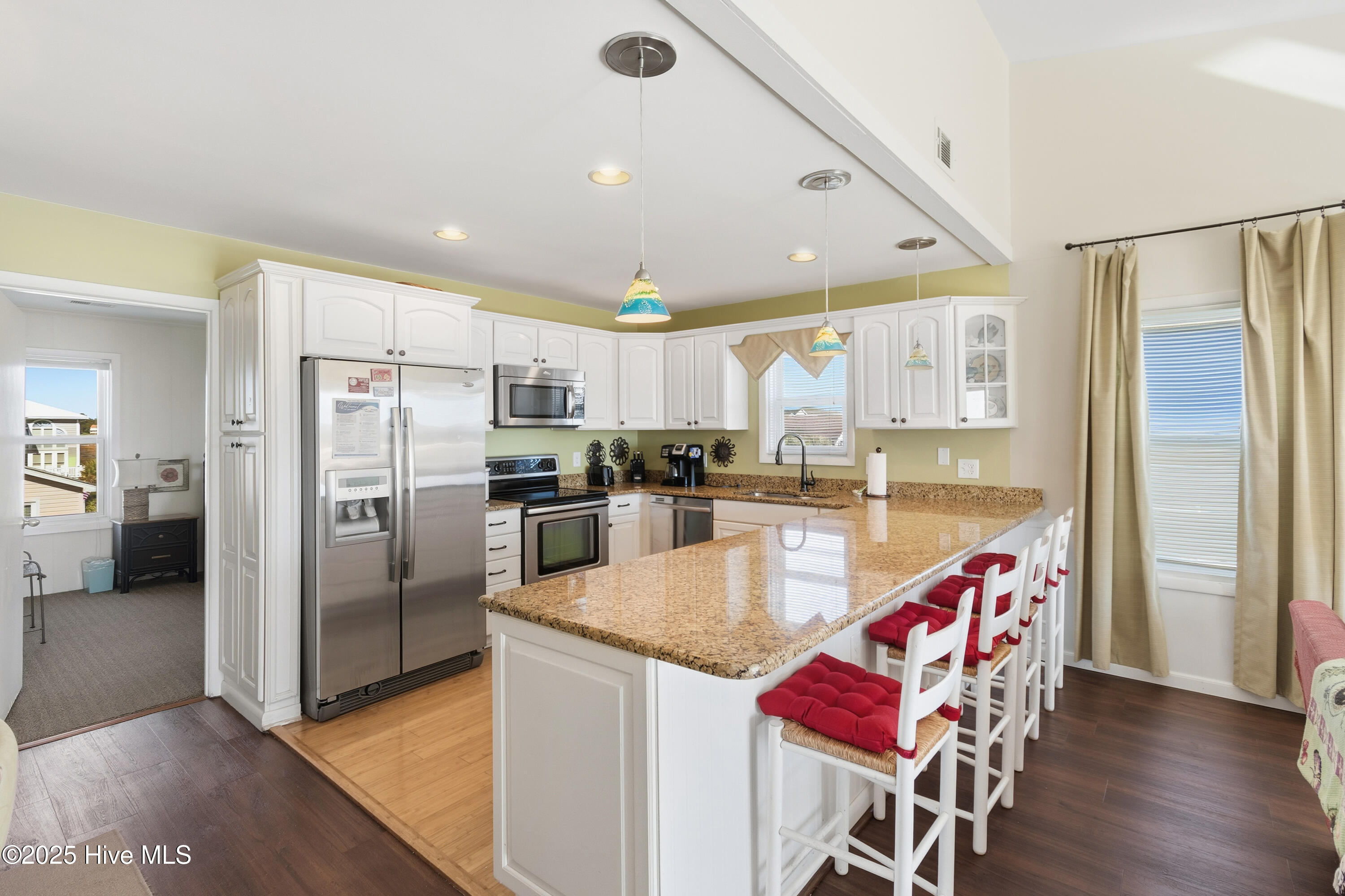 100541923 | Photo 21