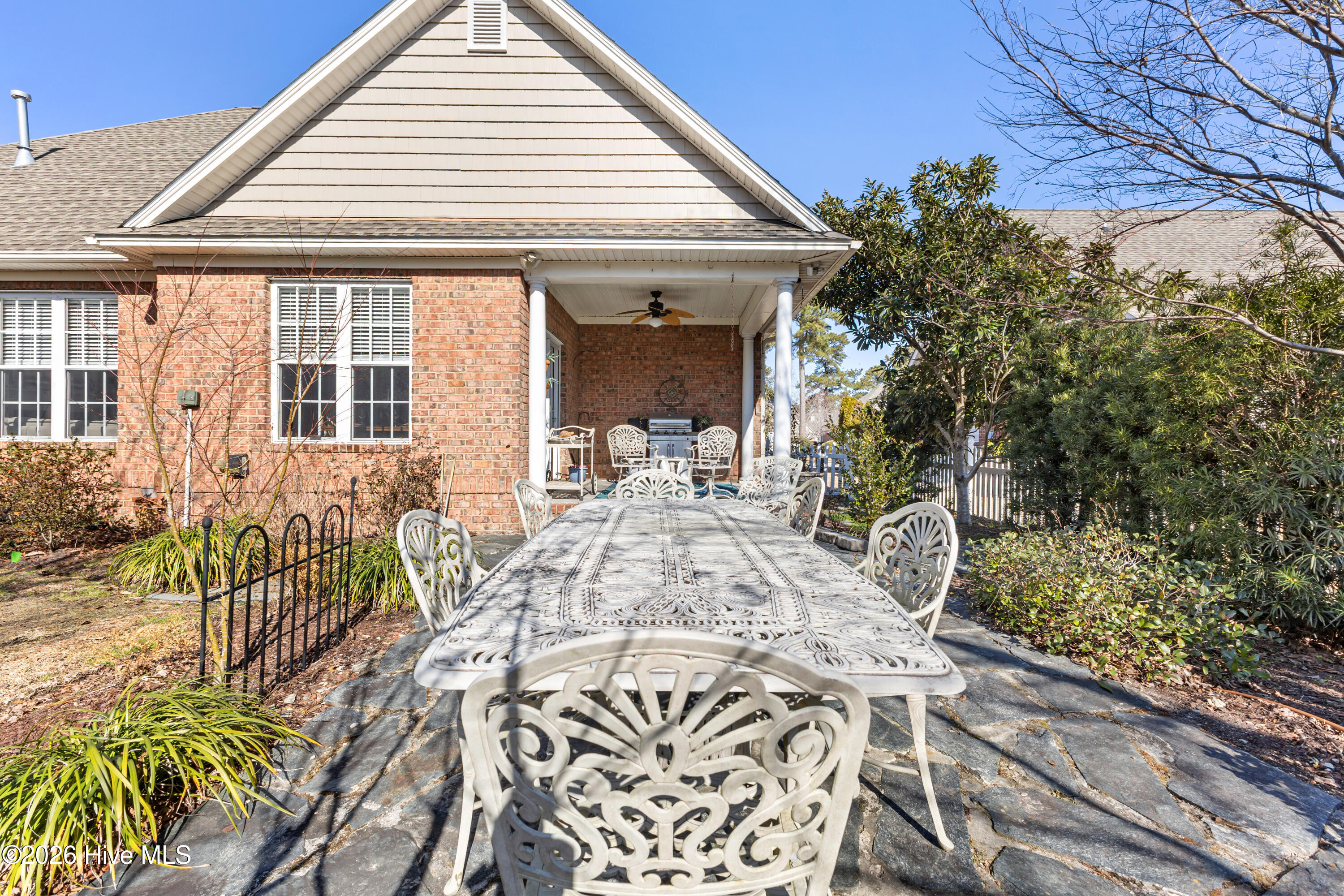 100553841 | Photo 35