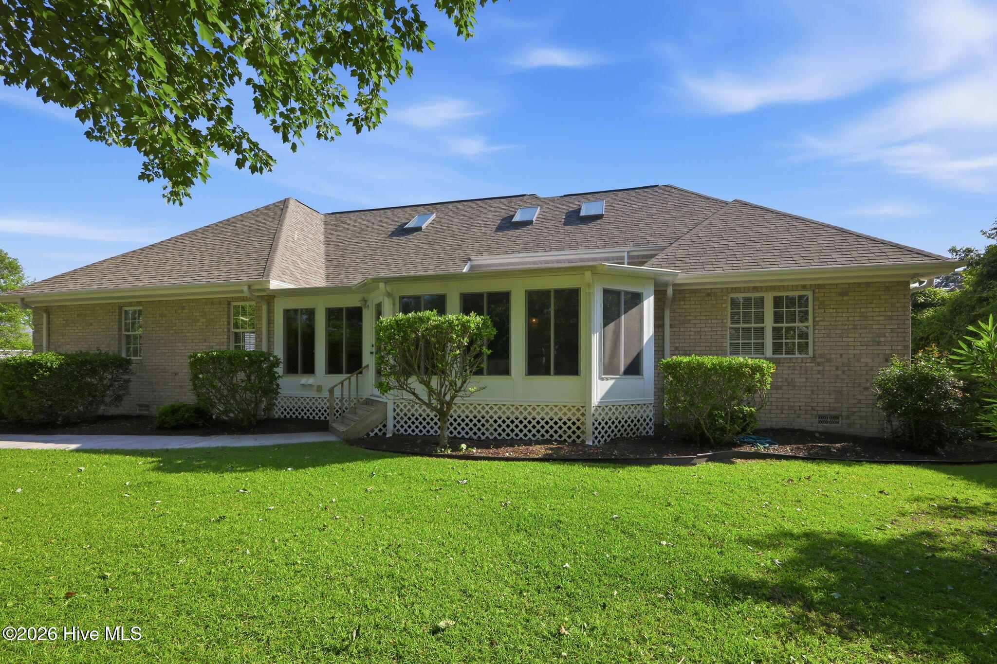 411 Oakmont 