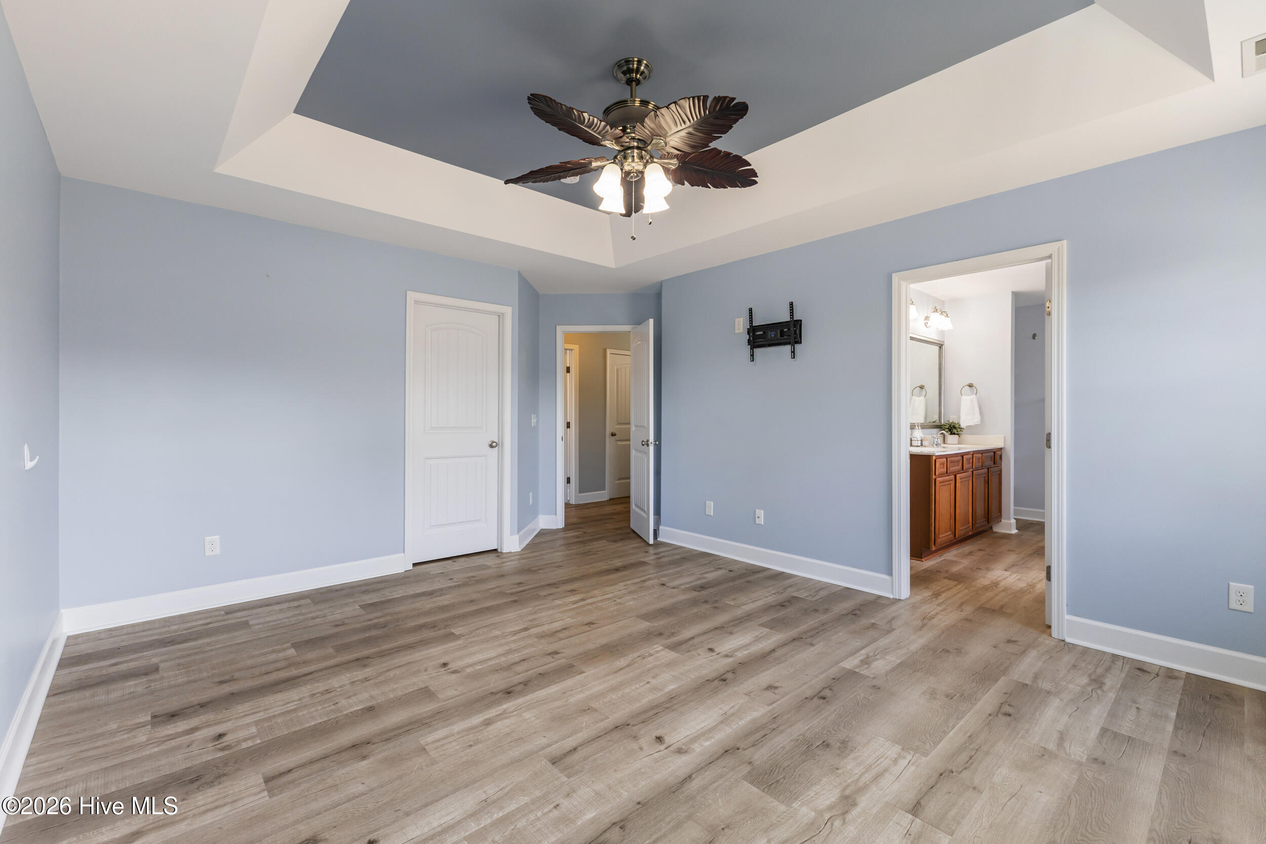 100557020 | Photo 23