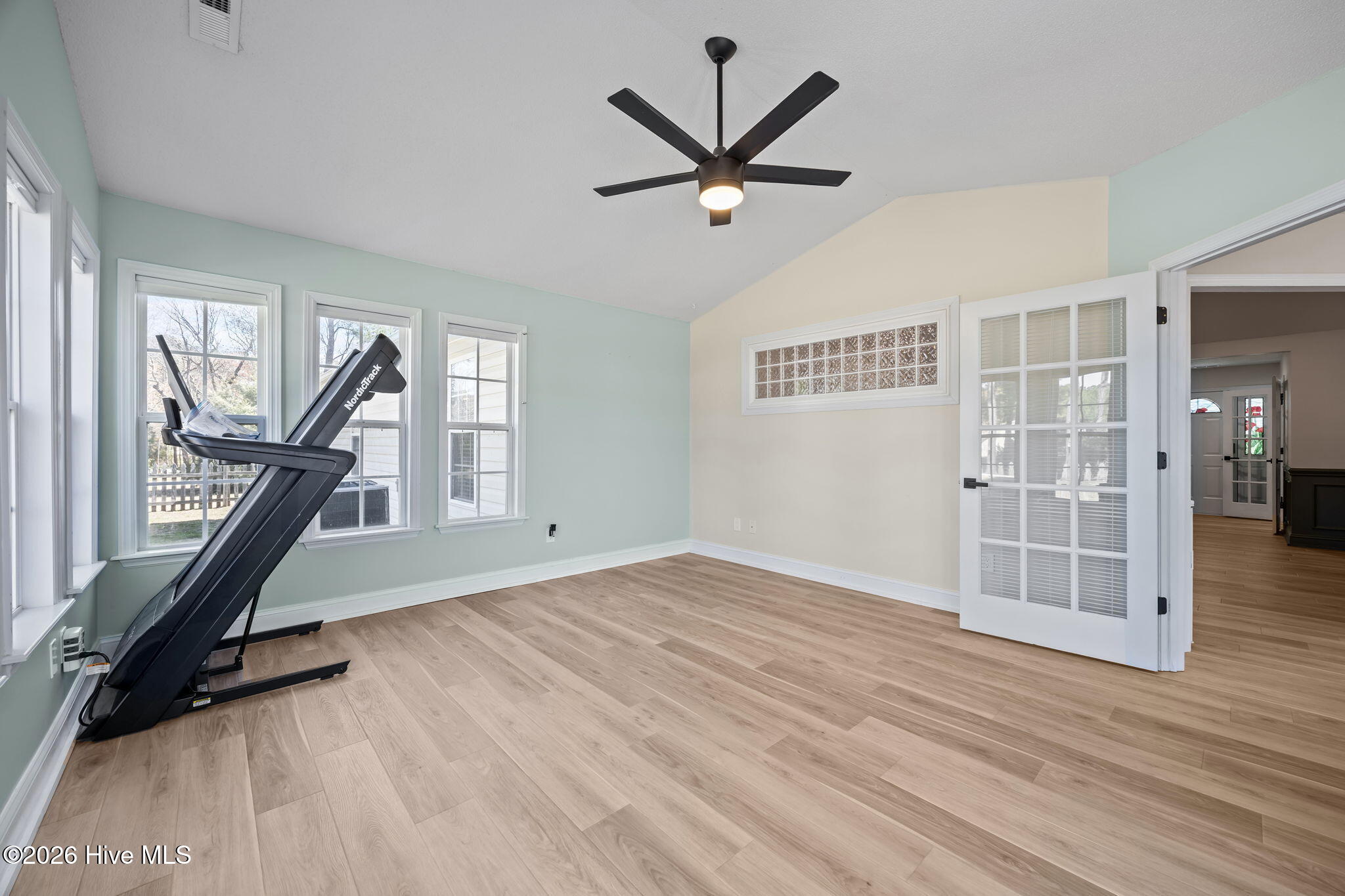 100561724 | Photo 20