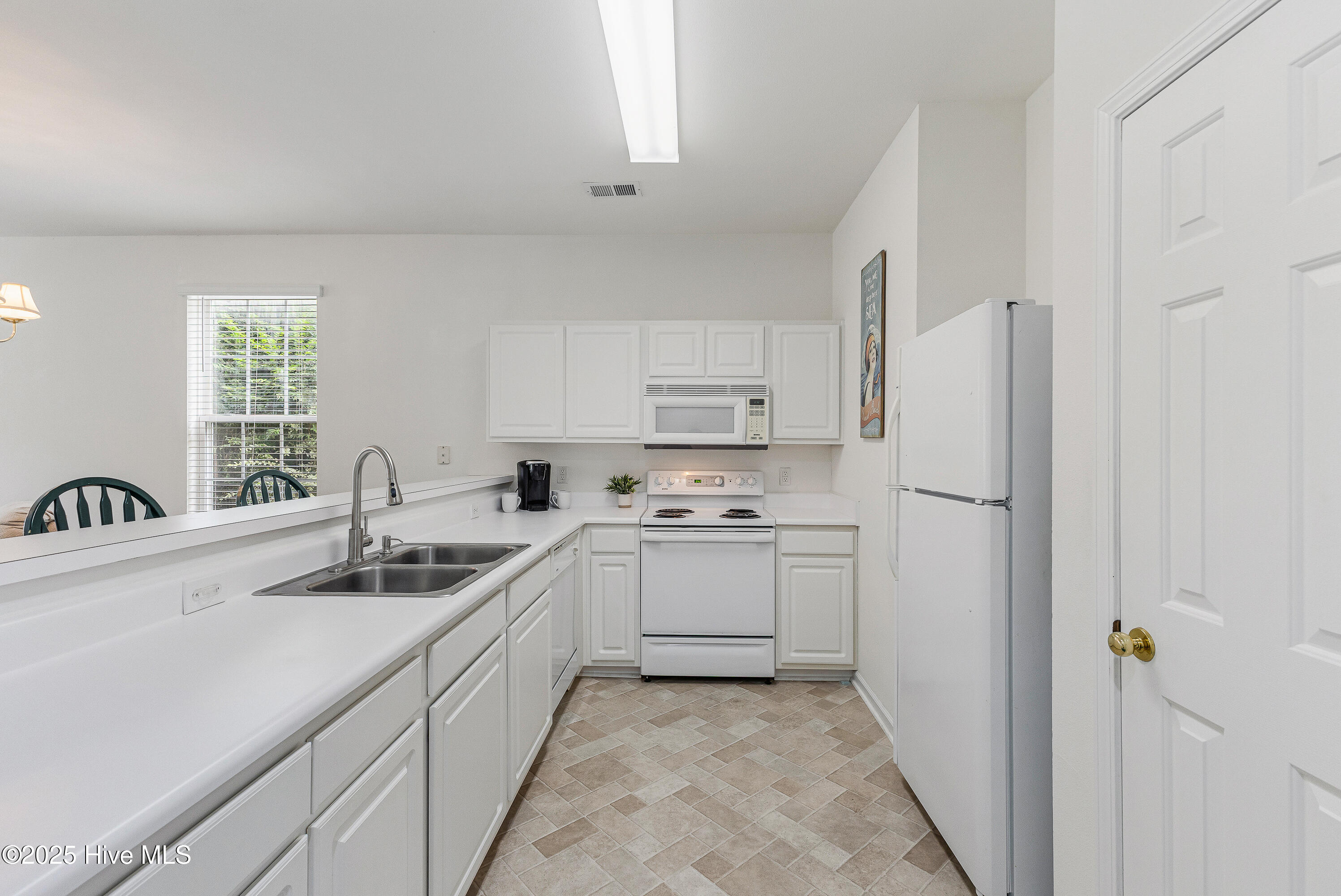 100524918 | Photo 22