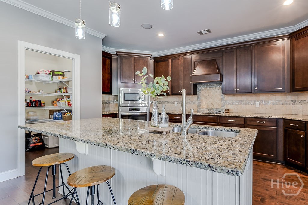 Kitchen pantry