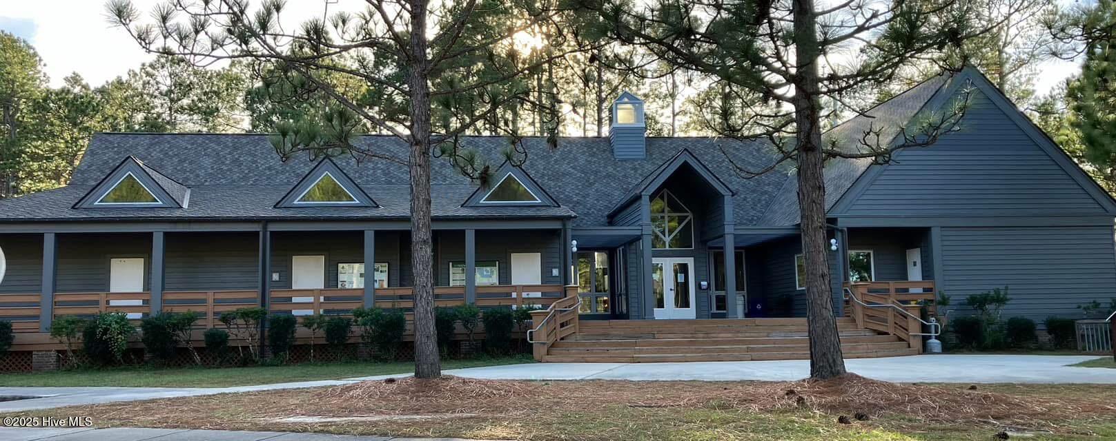 100494571 | Photo 23